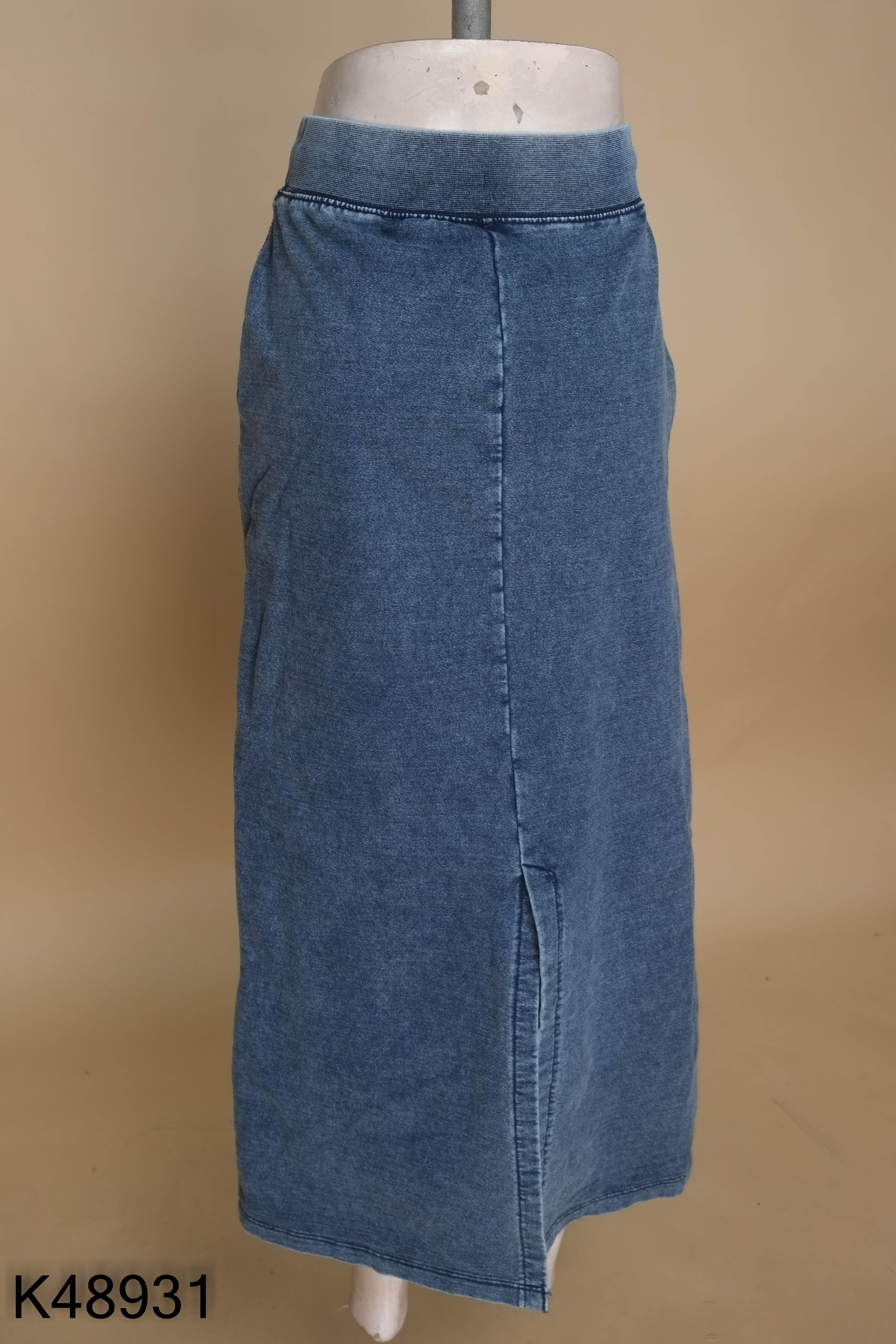 Chân váy GU xanh jeans mềm