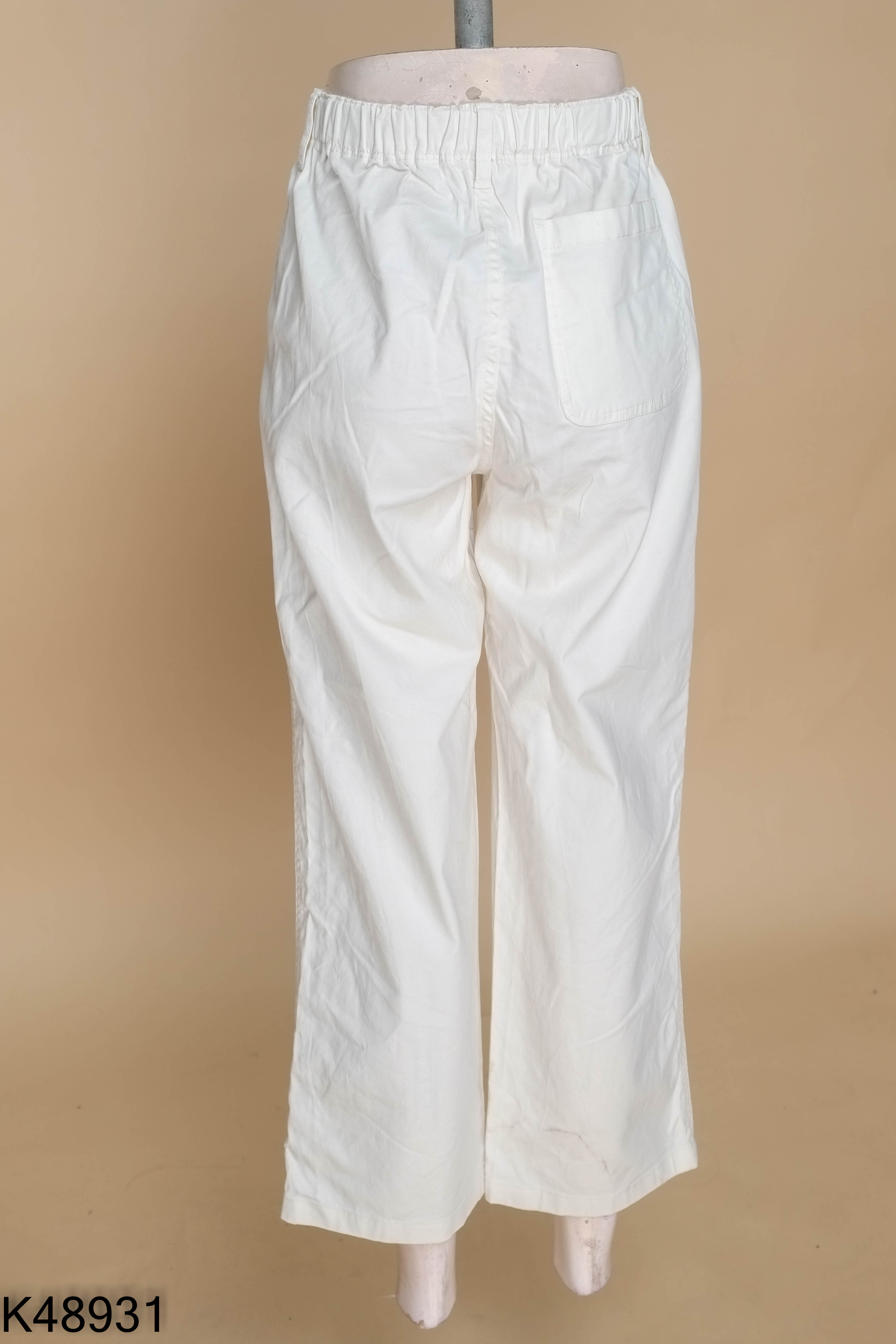 Quần kaki UNIQLO trắng