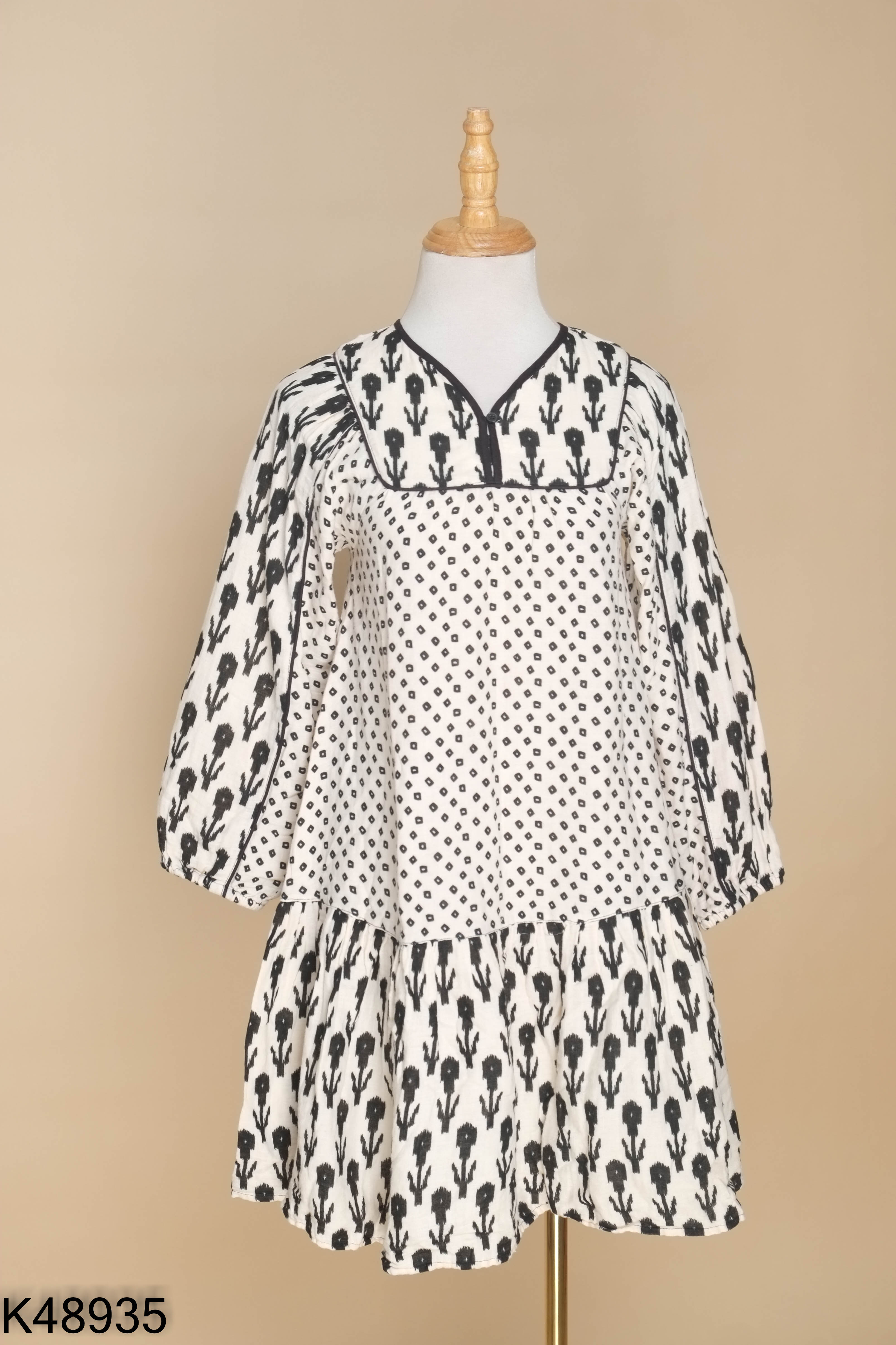Váy đũi be ZARA họa tiết KIDS