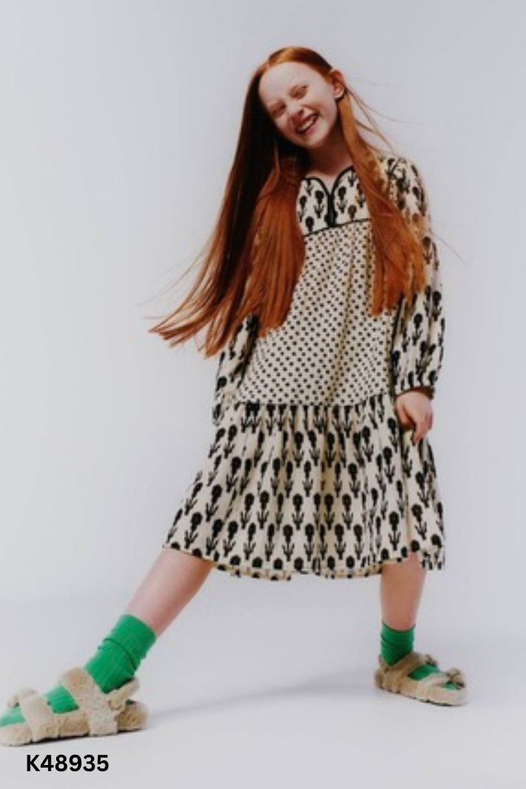 Váy đũi be ZARA họa tiết KIDS