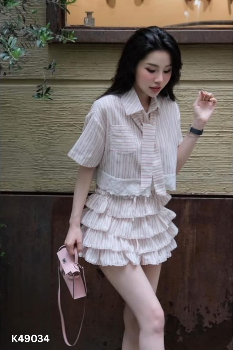 Set Áo sơ mi trắng kẻ hồng + Chân váy tầng