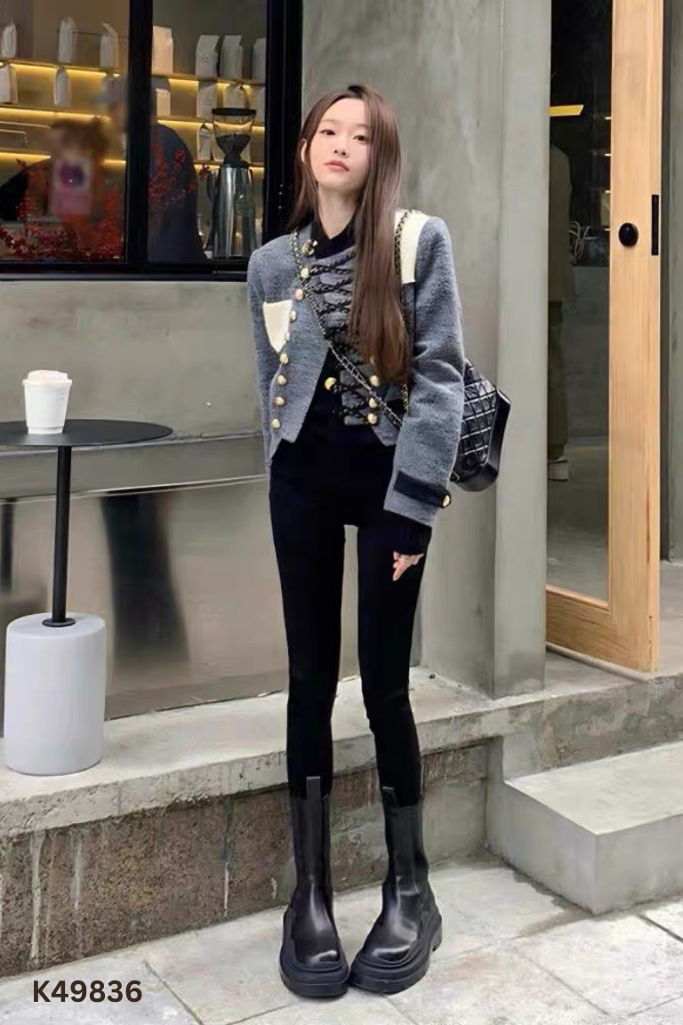 Áo khoác dạ xám phối cúc vàng