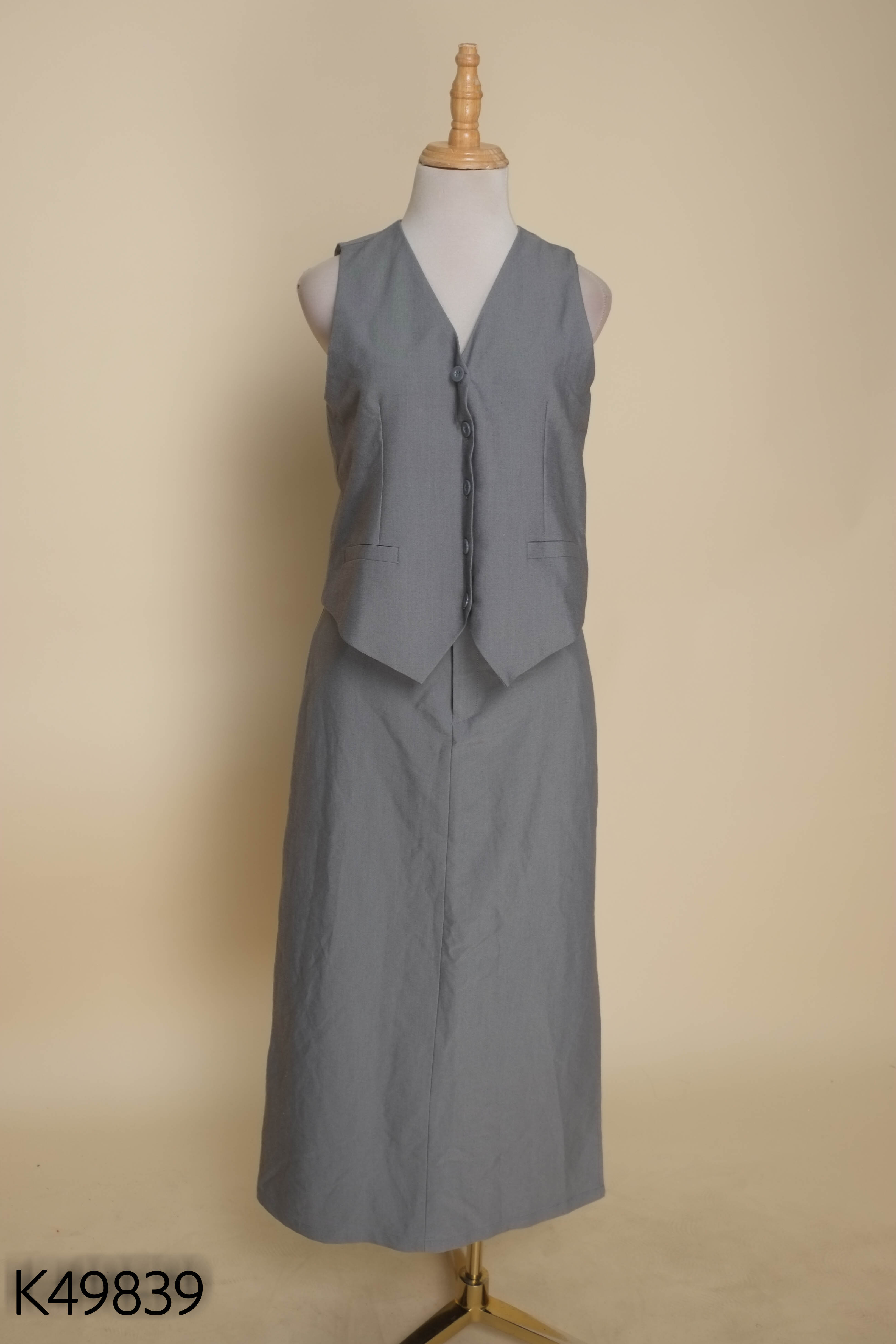 Set RUBIES vest + chân váy xám trơn