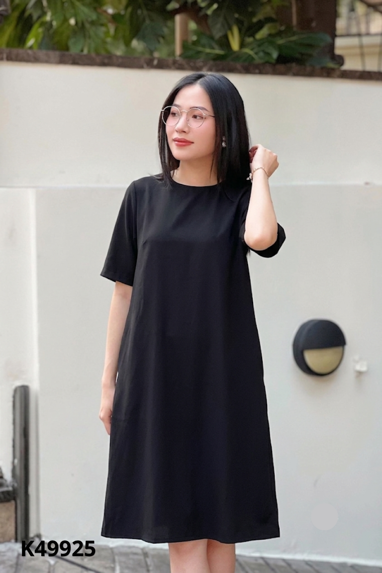 Váy đen FLEUR suông