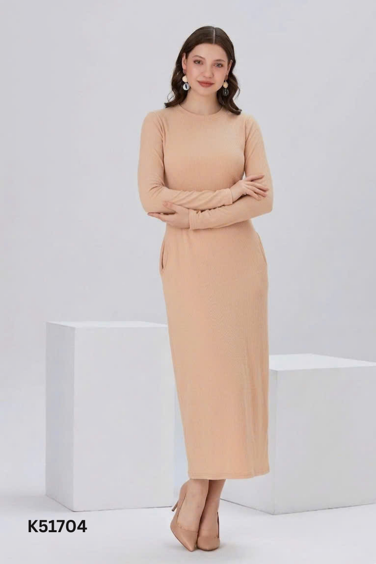 Váy be cổ tròn dài trơn