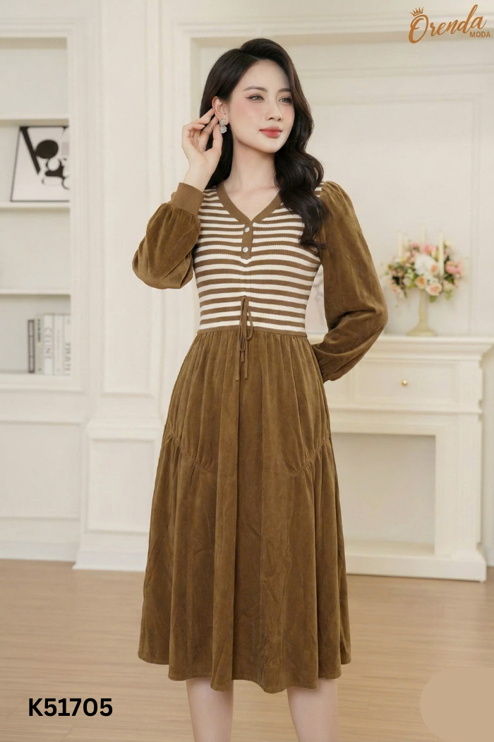 Váy xanh kẻ trắng