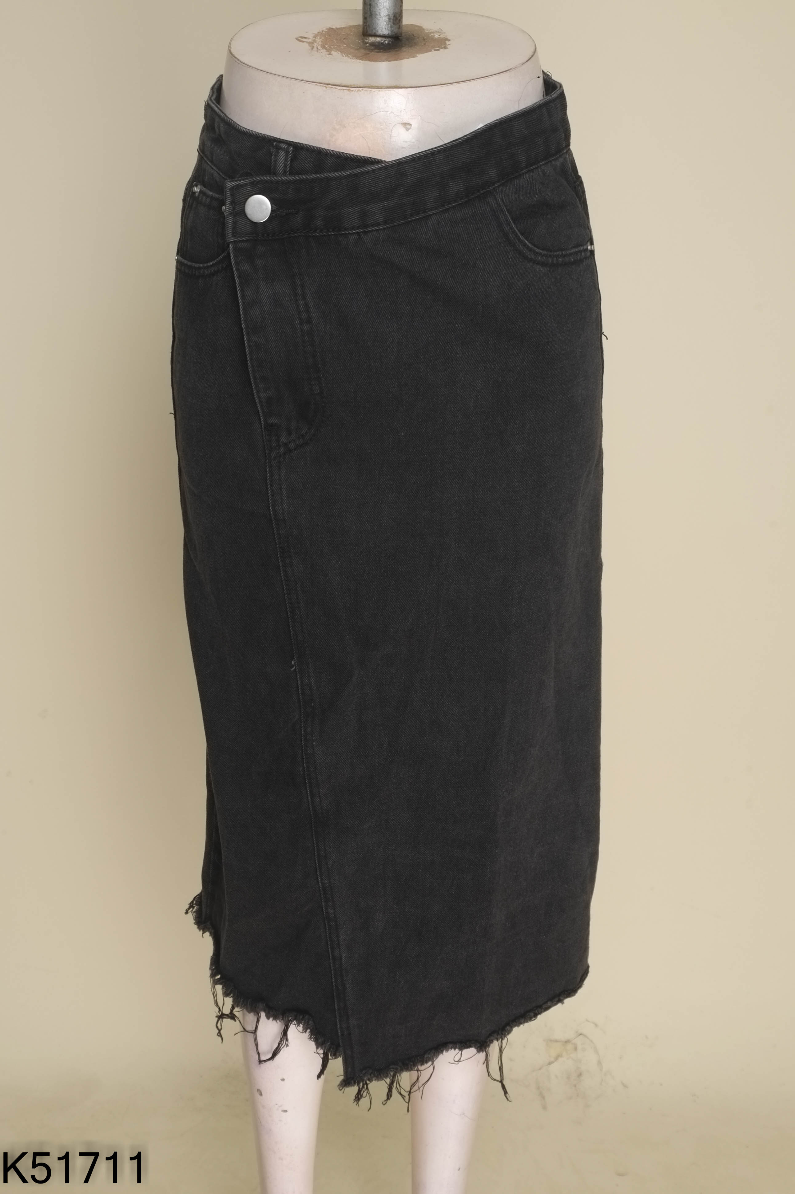 Chân váy jeans đen trơn