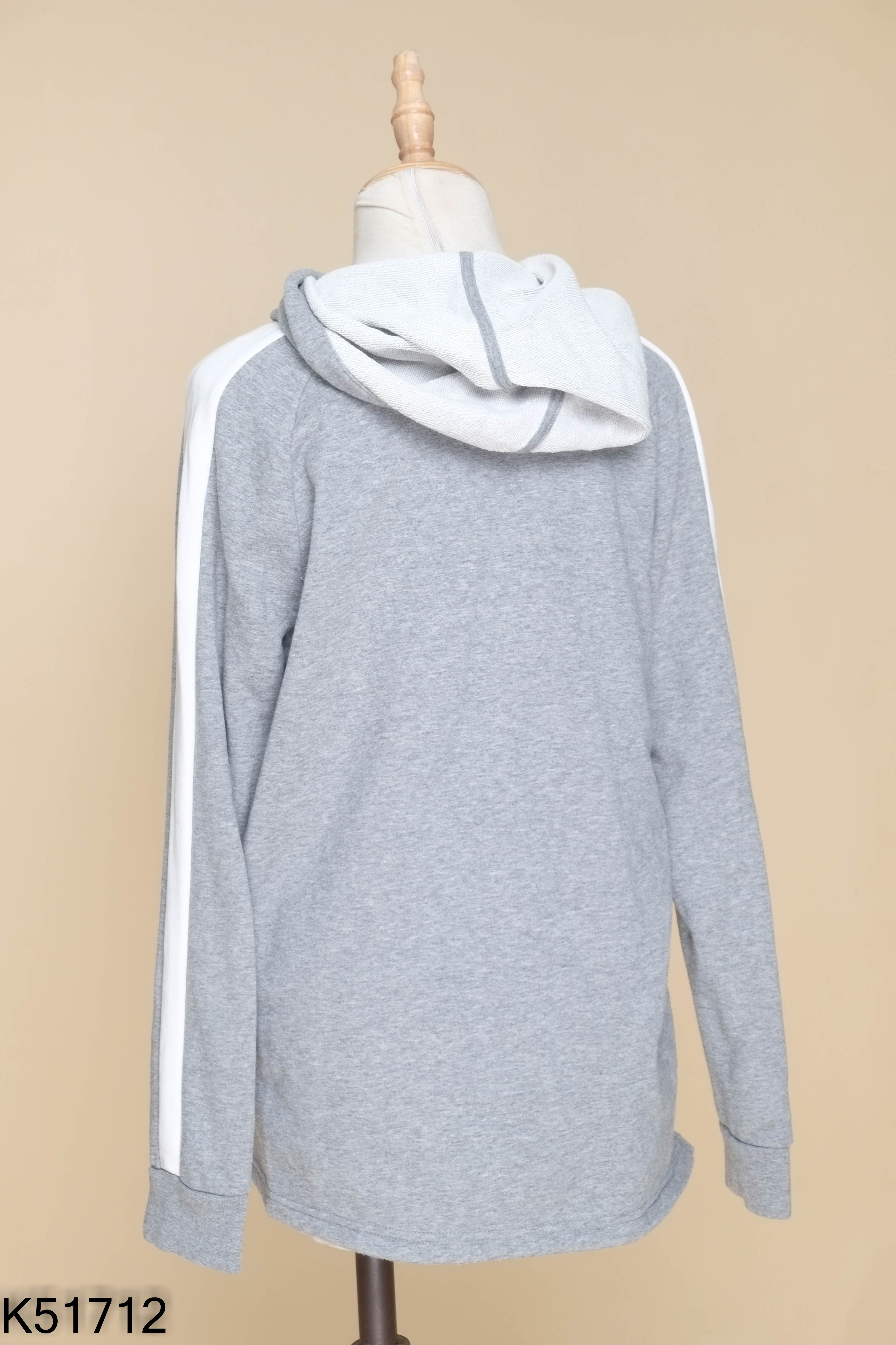 Áo hoodie xám in hình