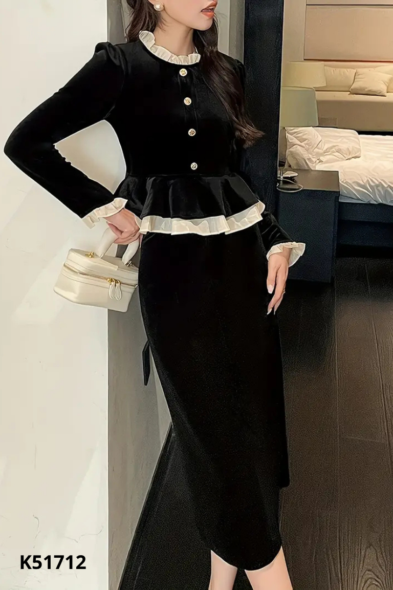 Áo kiểu đen nhung mix cổ ren
