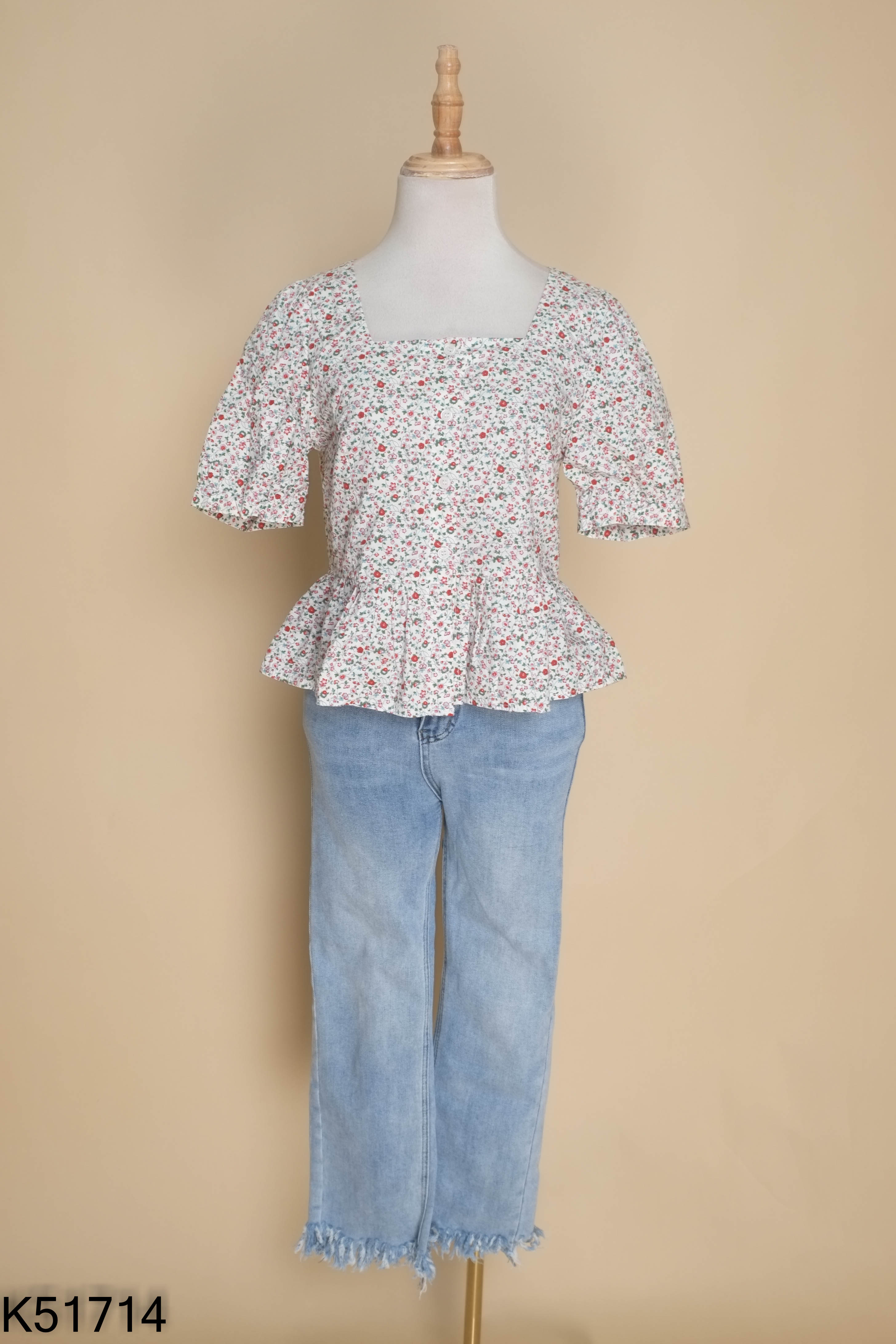 Set áo be hoa nhí+jeans xanh dài
