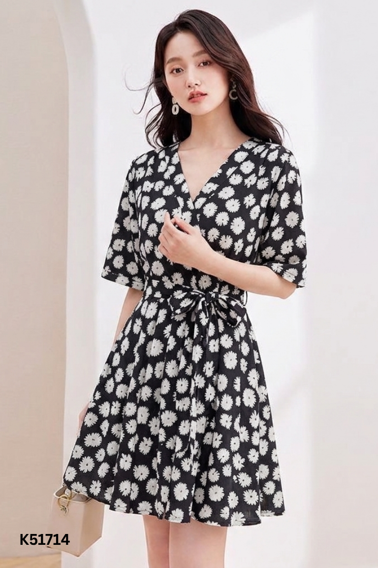 Váy đen hoa trắng B+