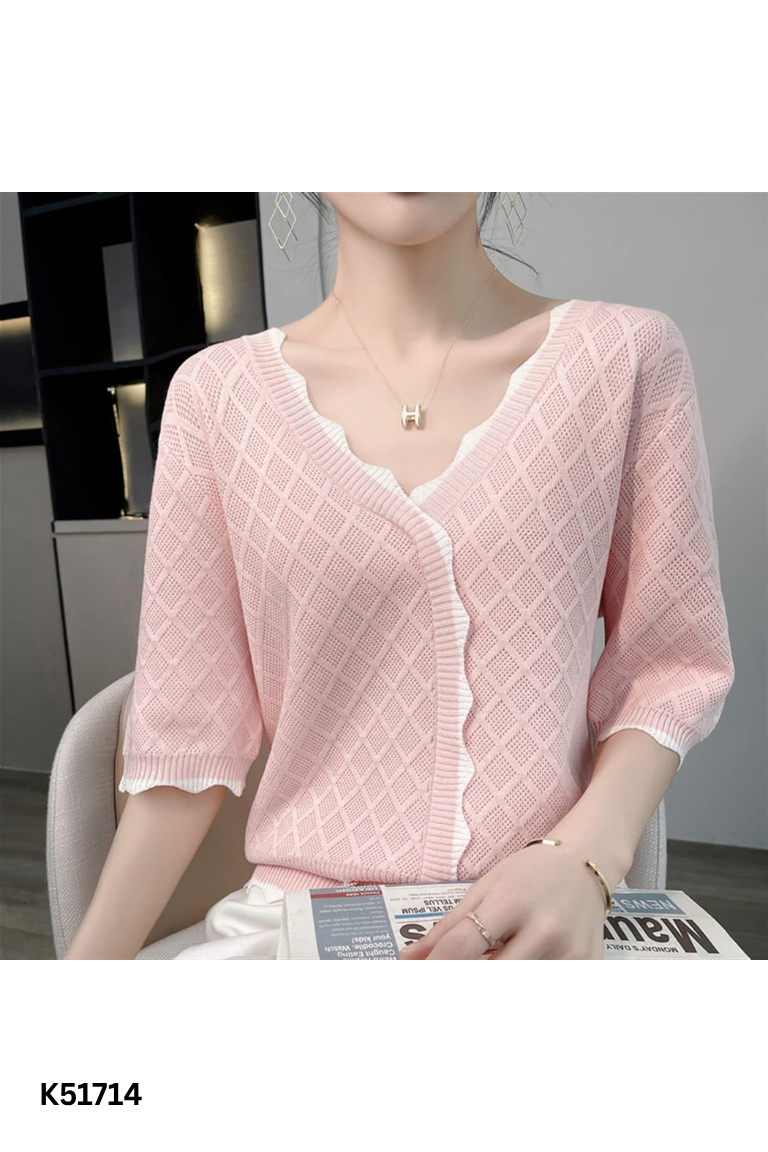 Áo len hồng cổ viền trắng
