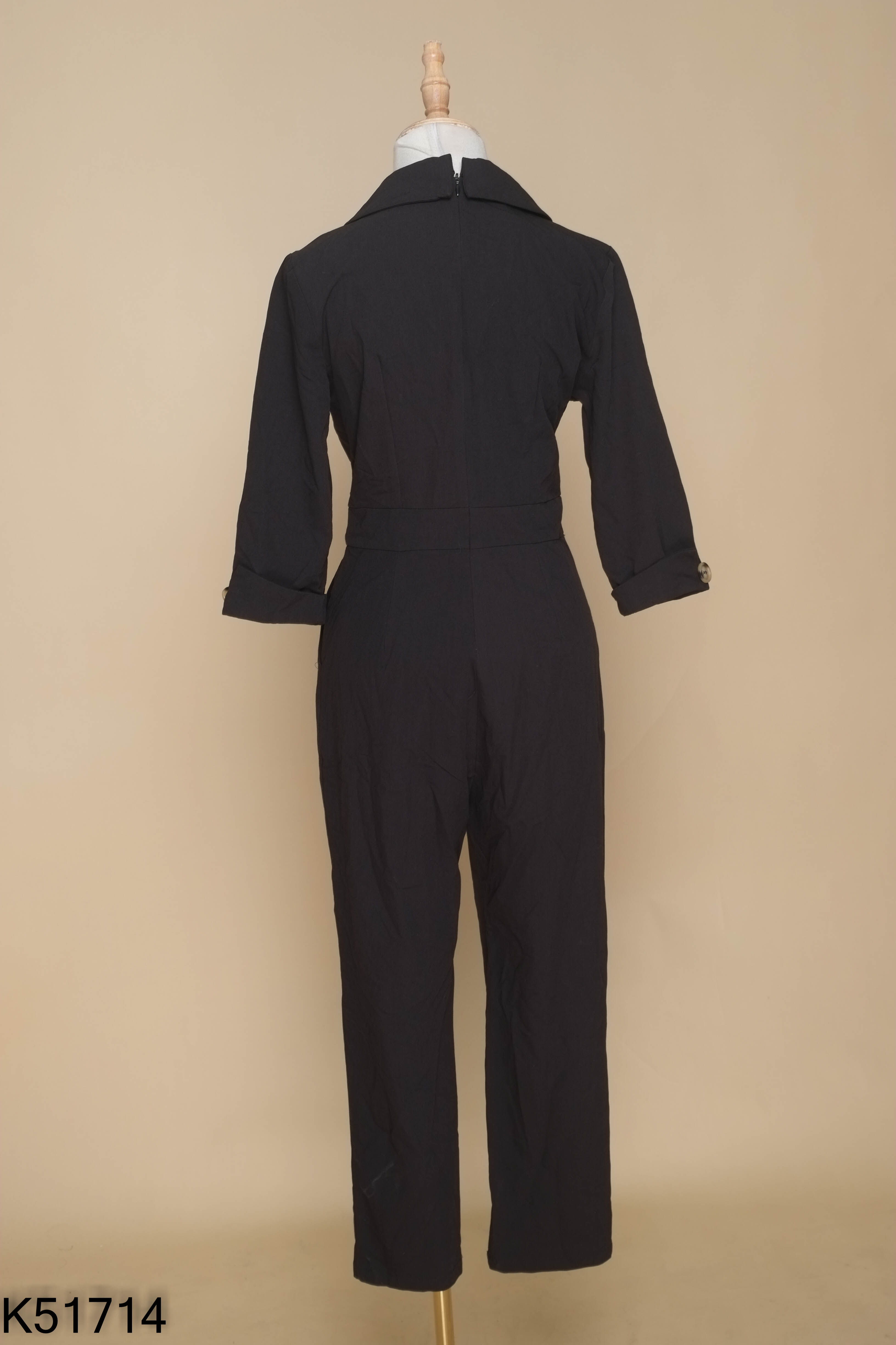 Jumpsuits quần đen cổ vest