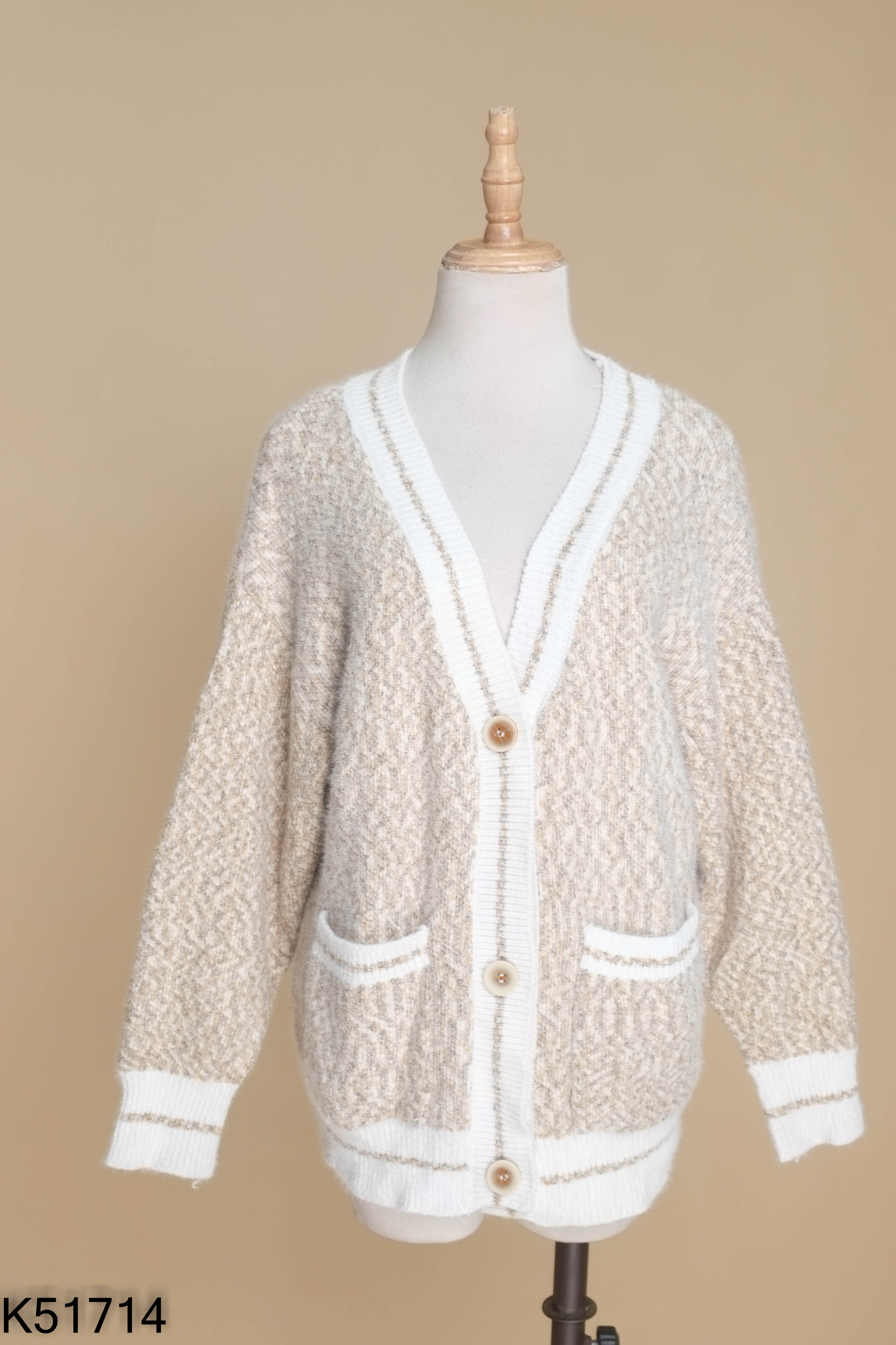 Áo cardigans be viền trắng
