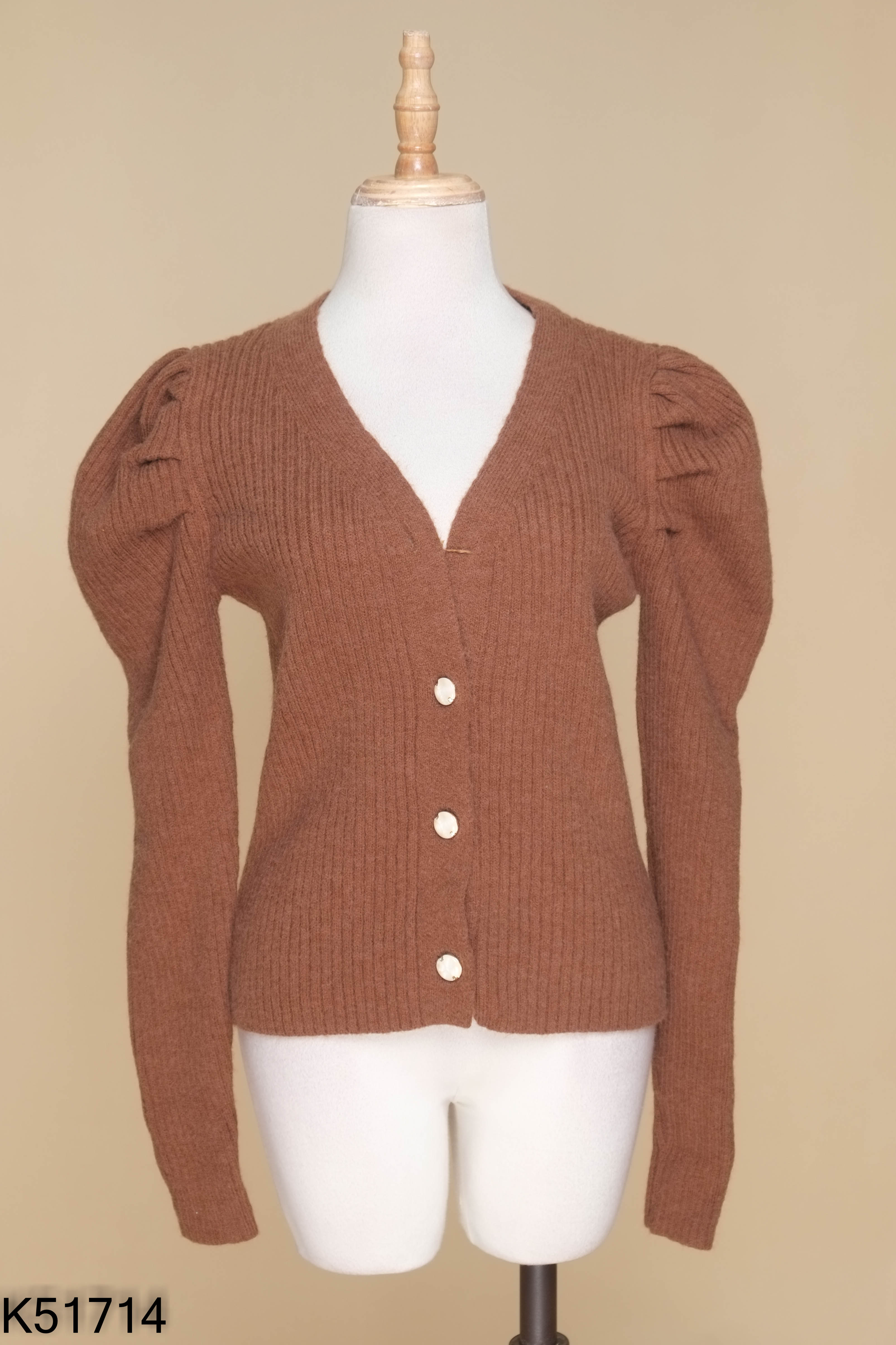 Áo len cardigan nâu cúc ngọc