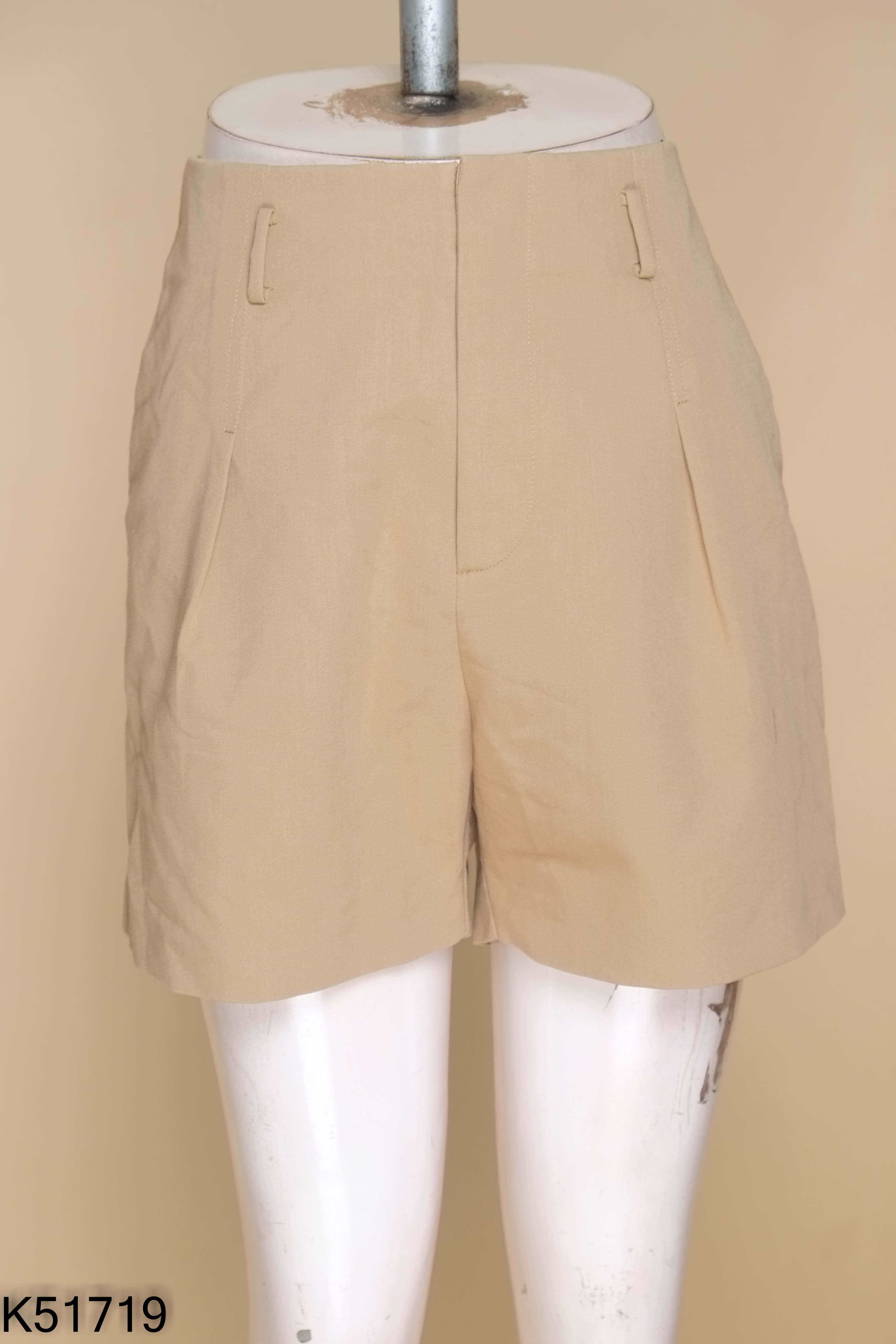 Quần shorts nâu