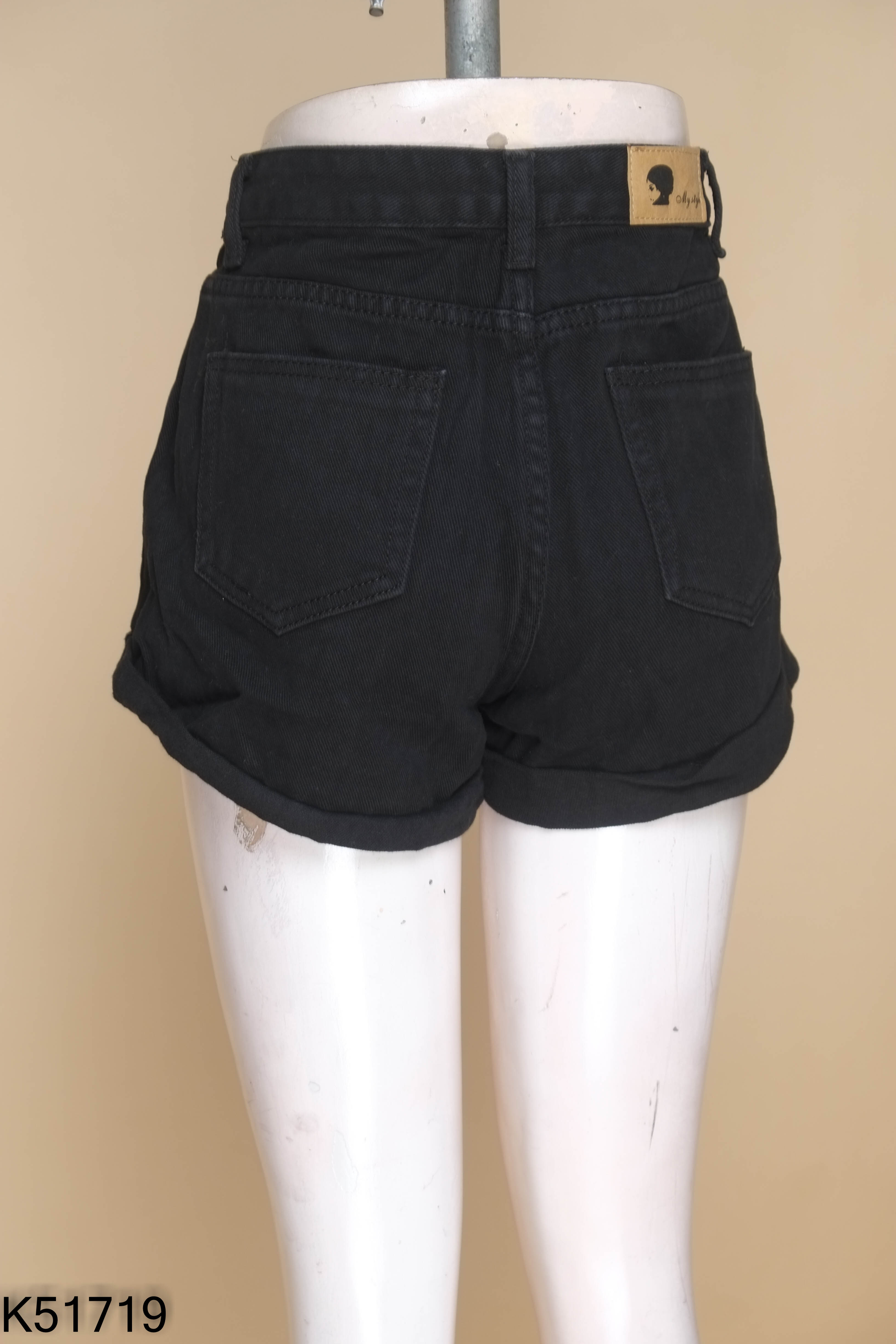 Quần shorts jeans đen MT STYLE
