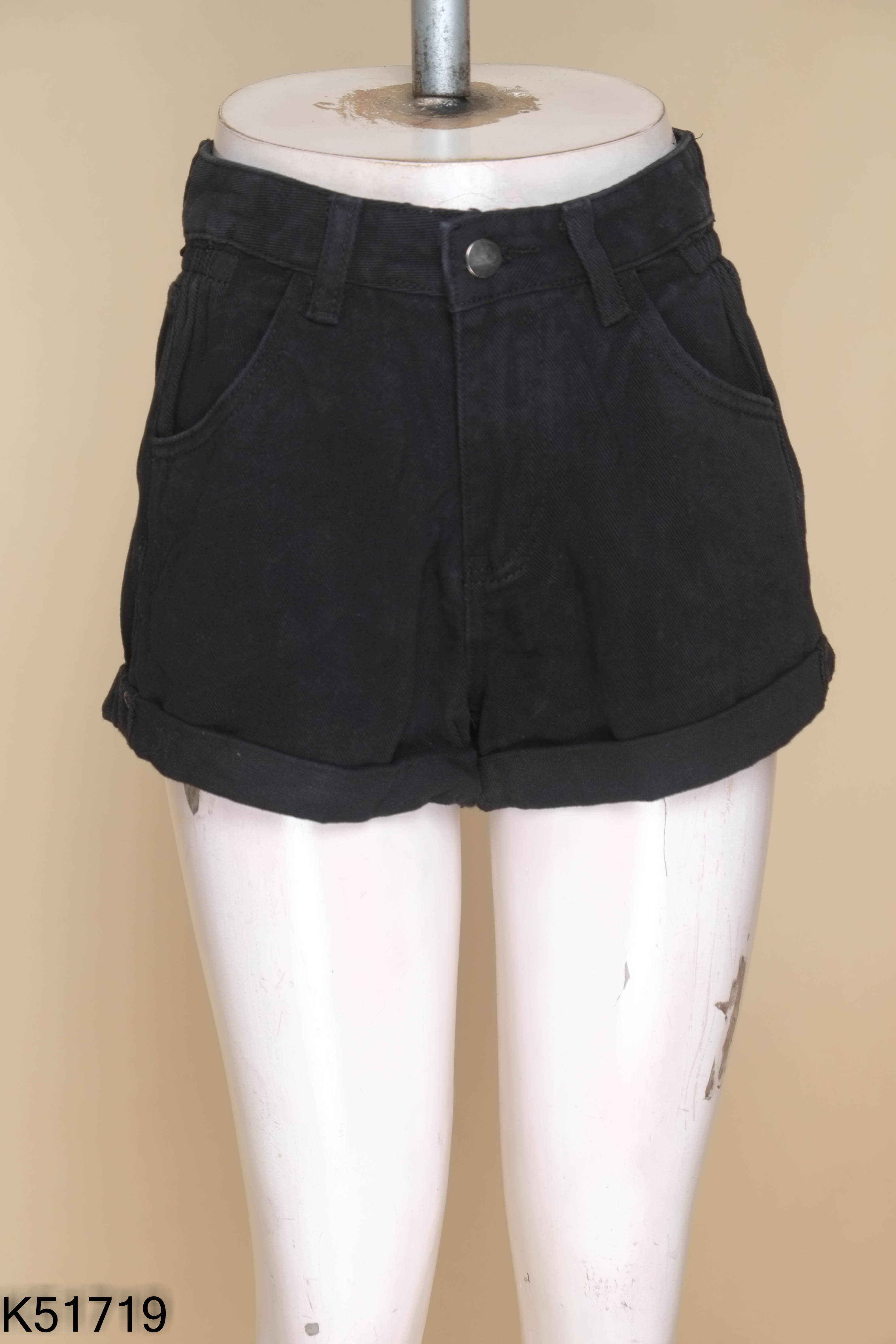 Quần shorts jeans đen MT STYLE