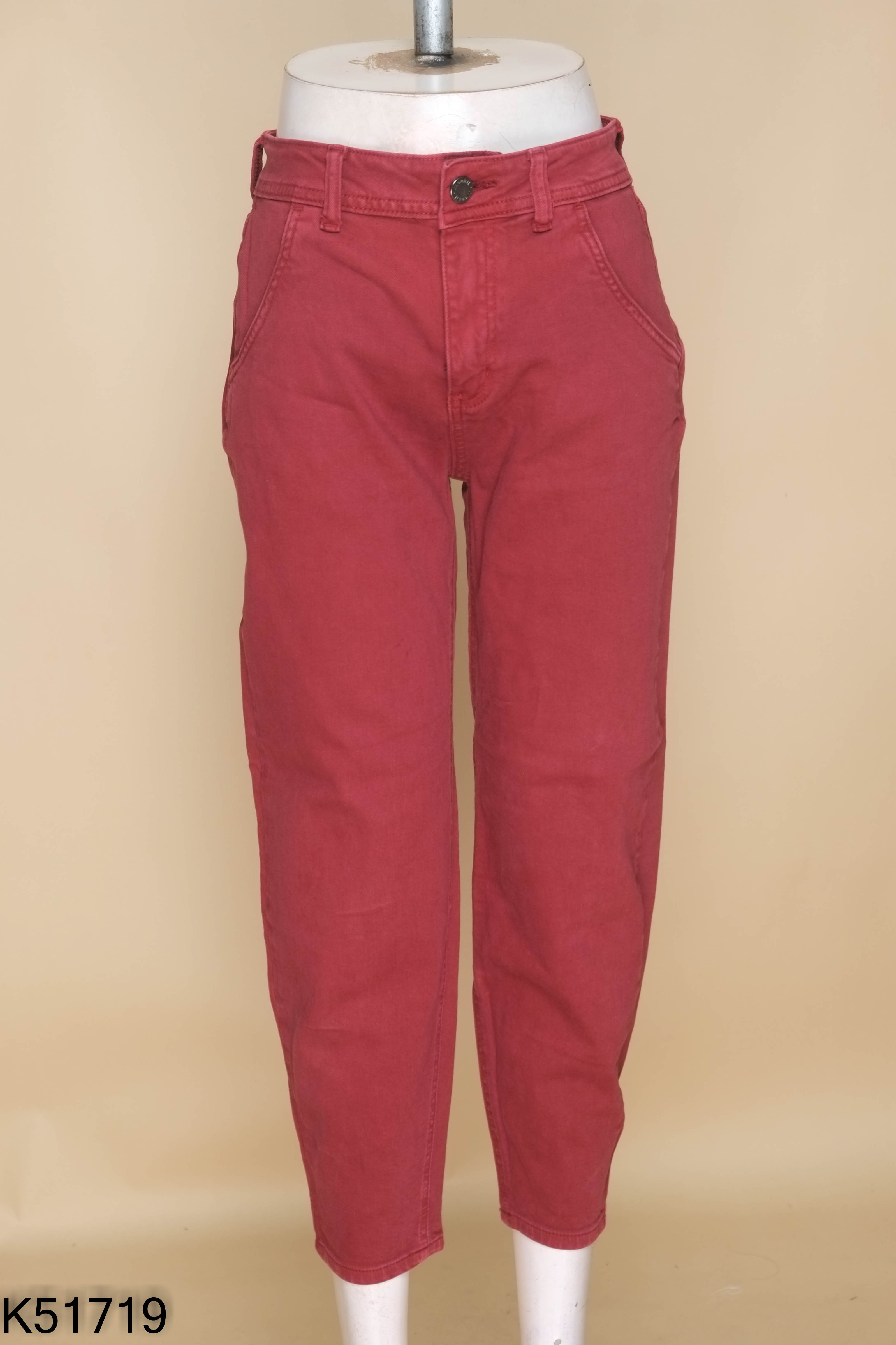 Quần jeans đỏ MONKI