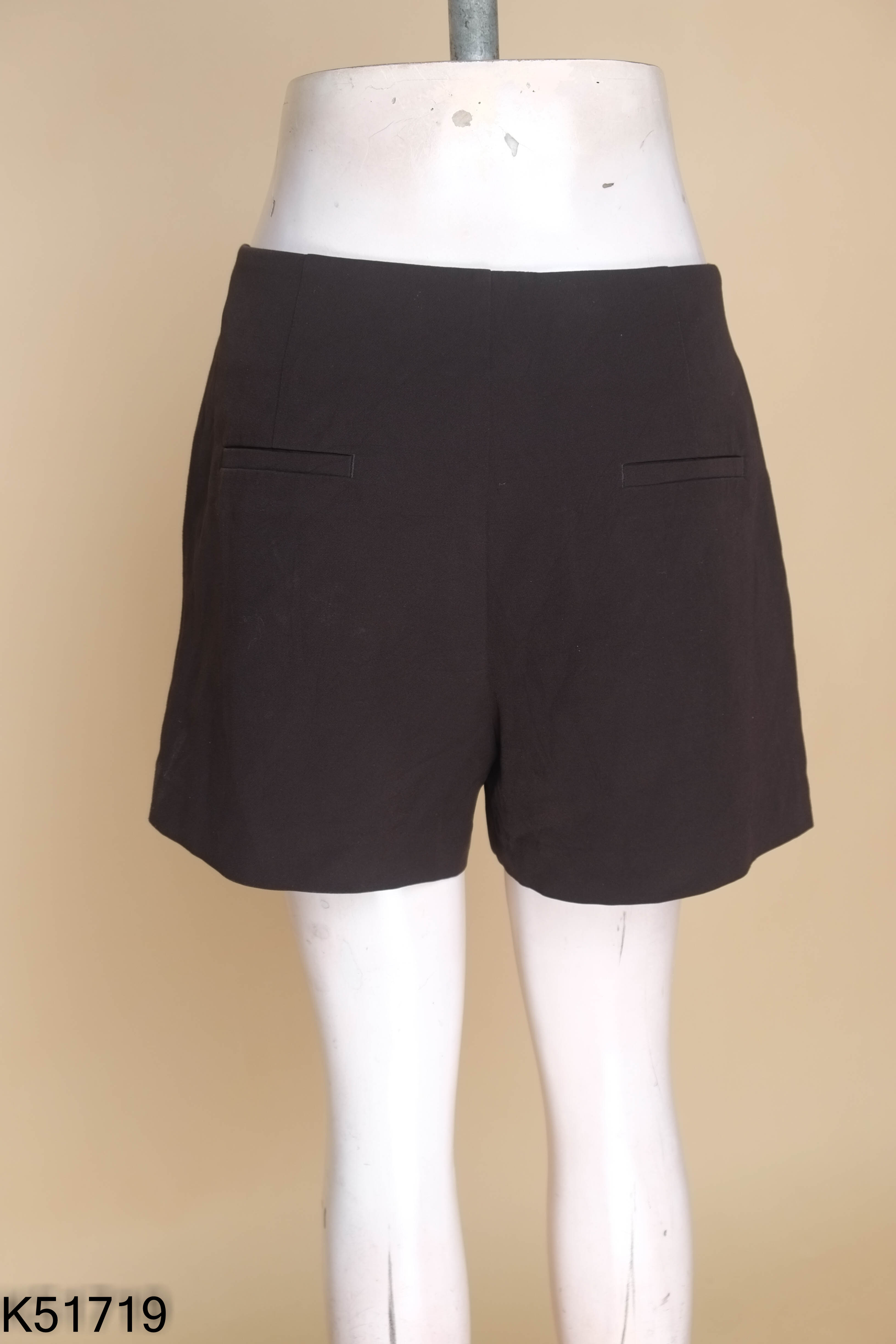 Quần shorts đen Y.SING