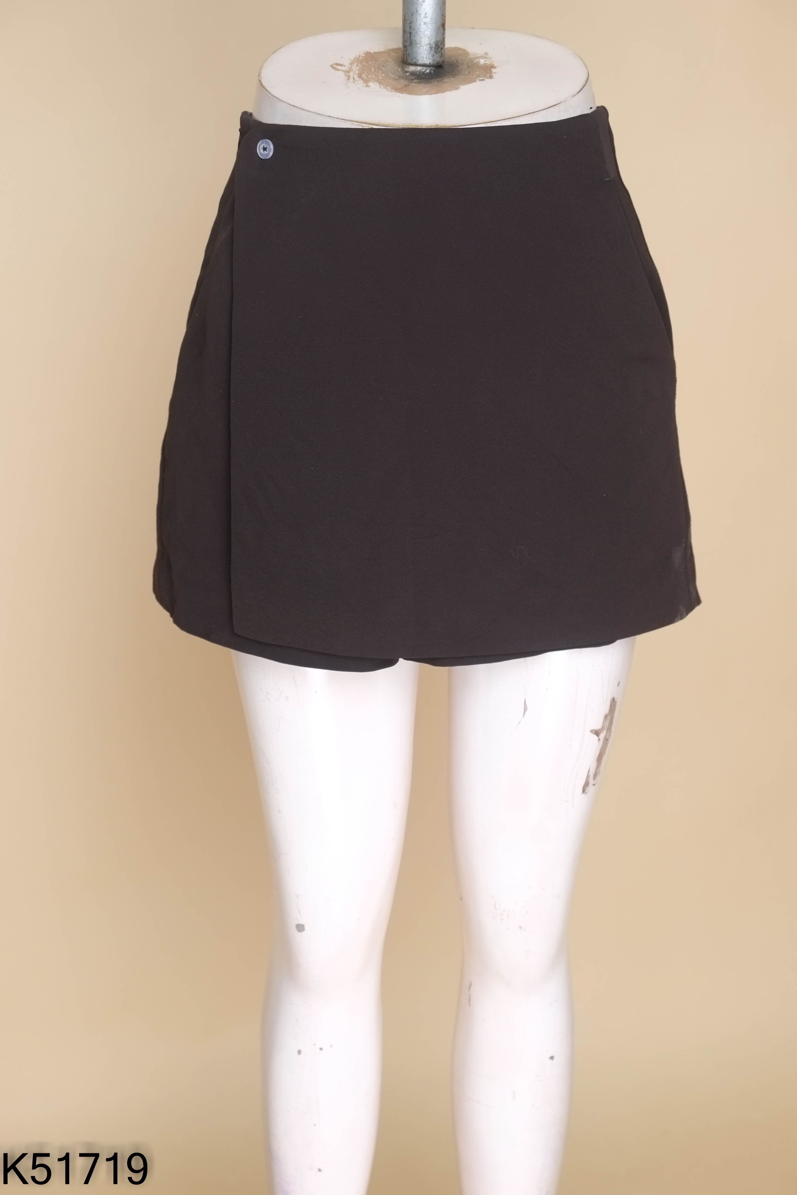 Quần shorts đen Y.SING