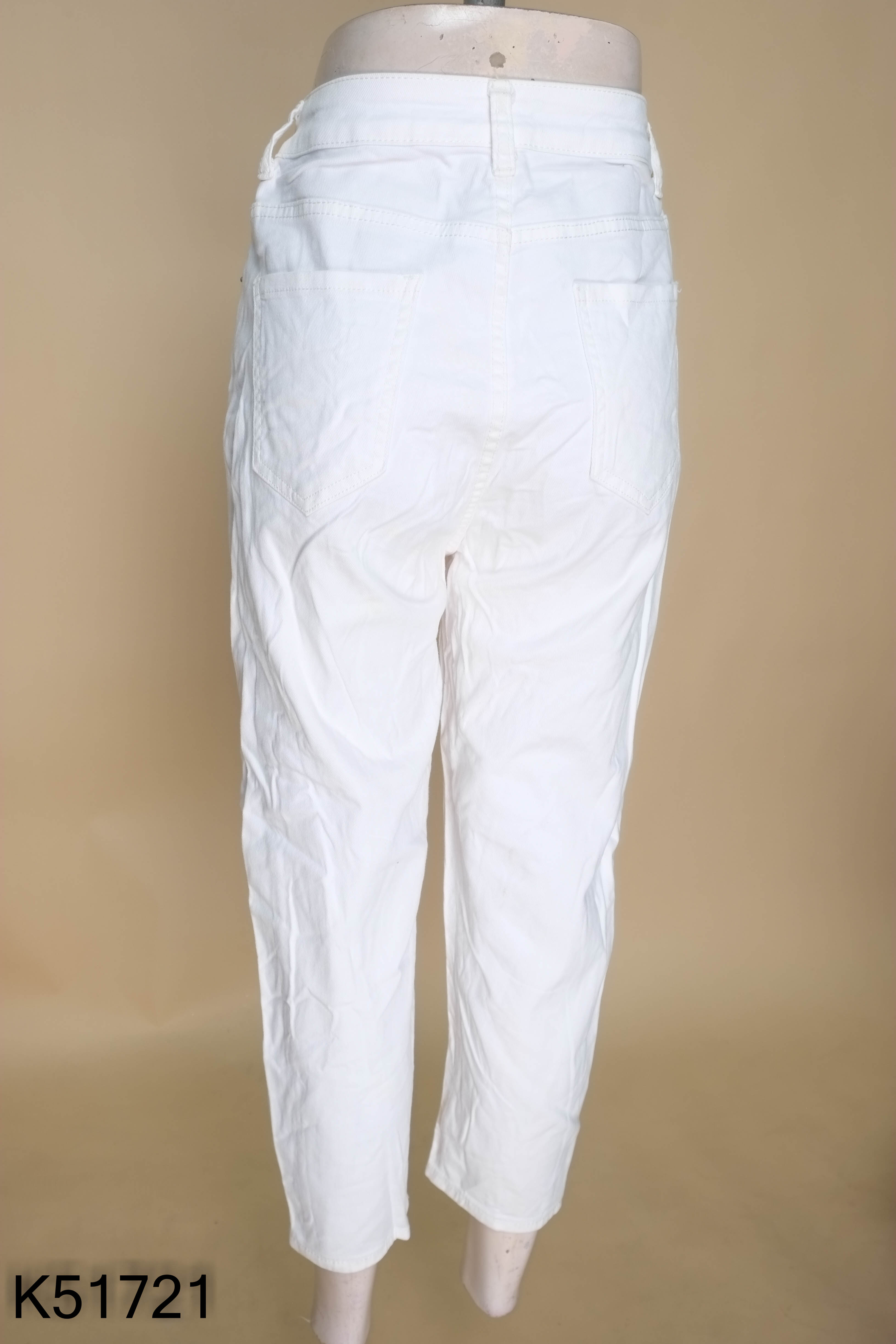 Quần jeans trắng suông