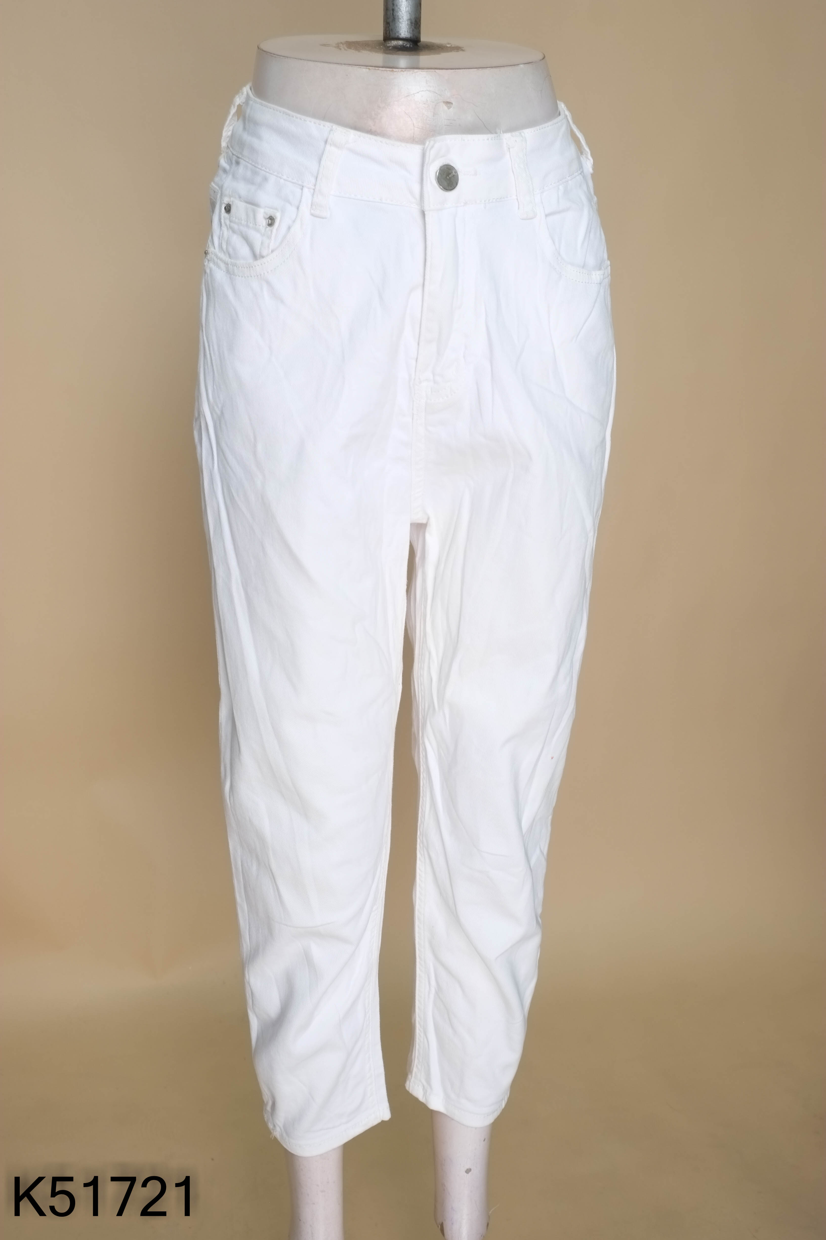 Quần jeans trắng suông