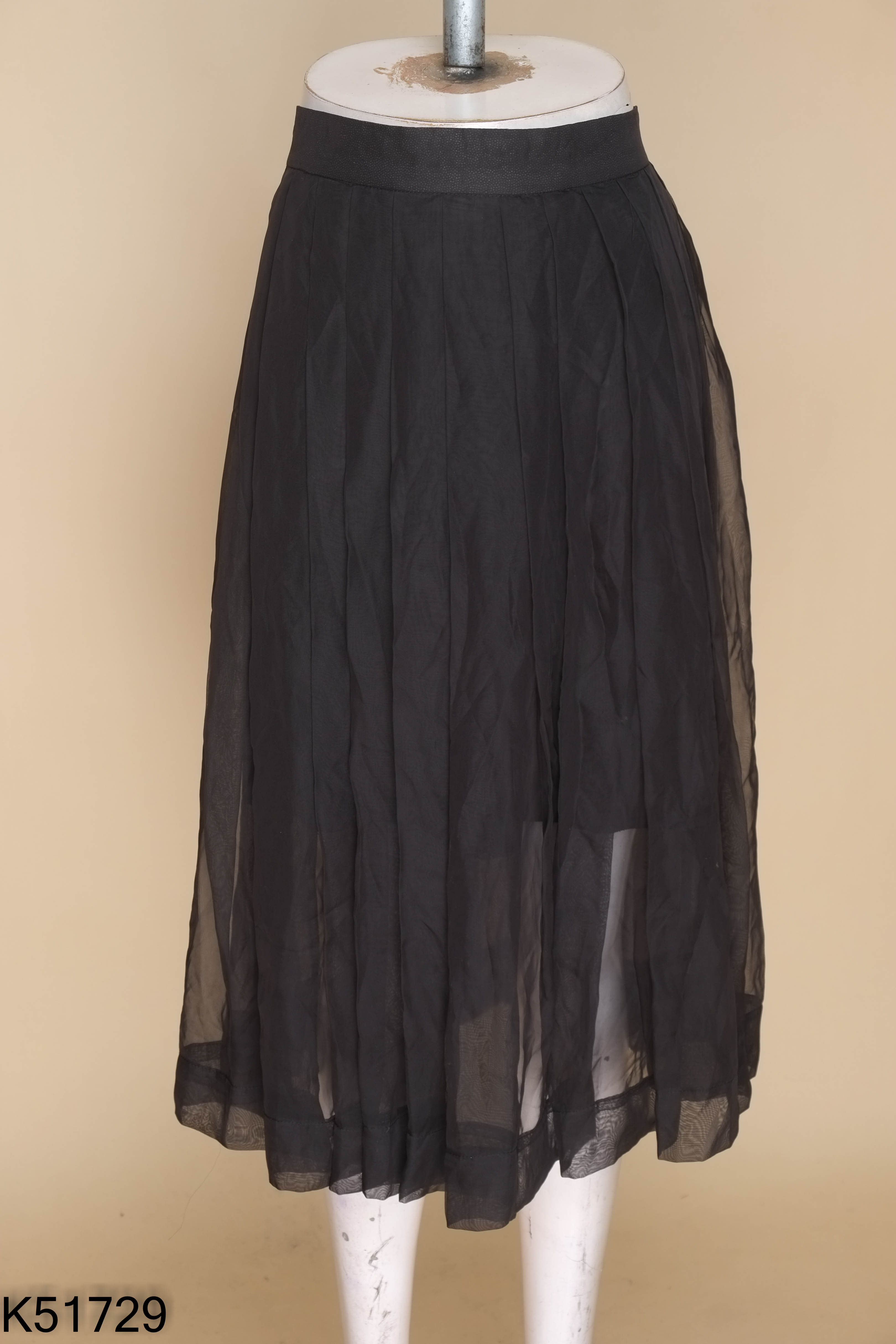 Chân váy voan đen xếp ly