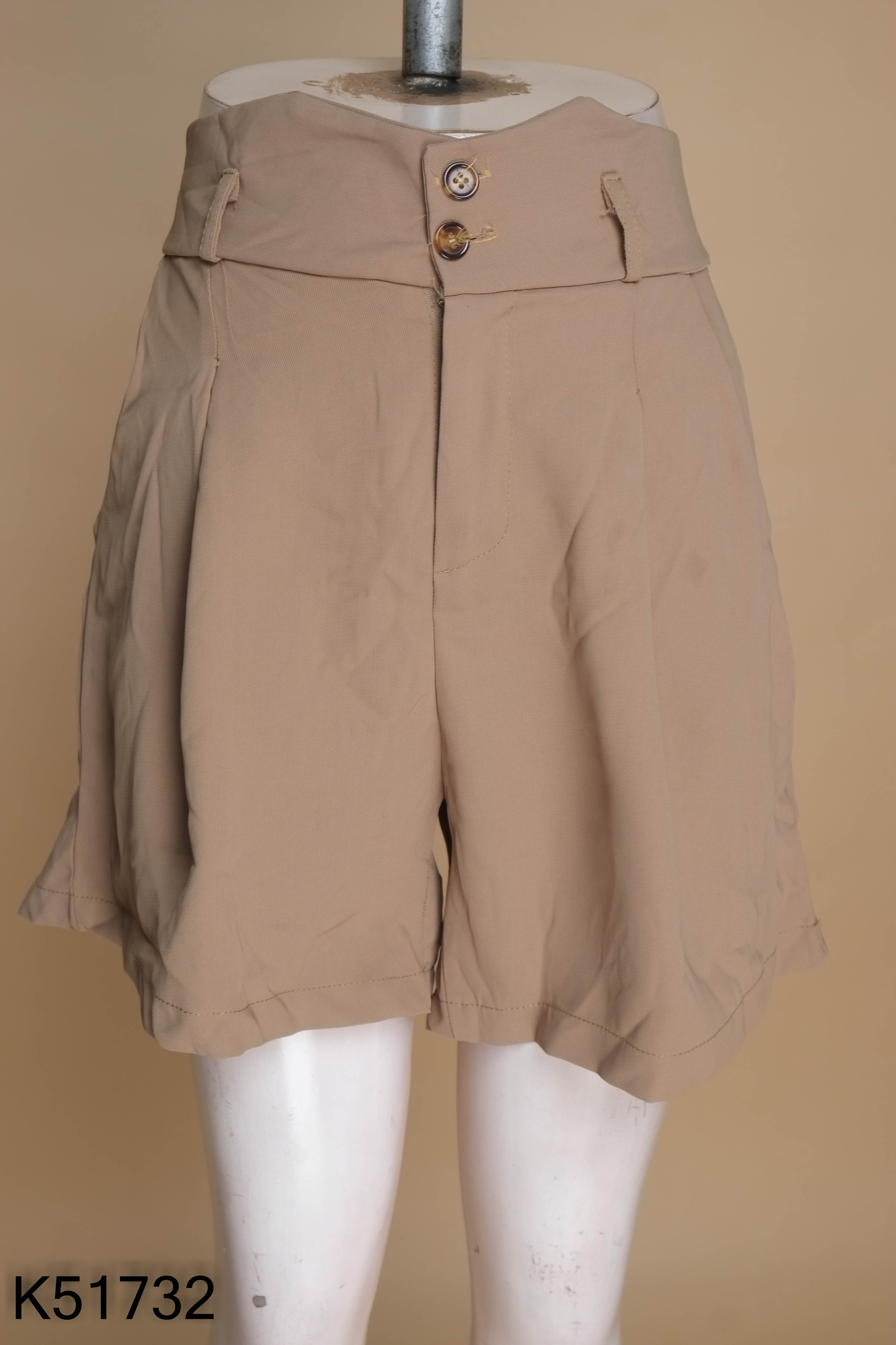 Quần shorts nâu kaki ống rộng