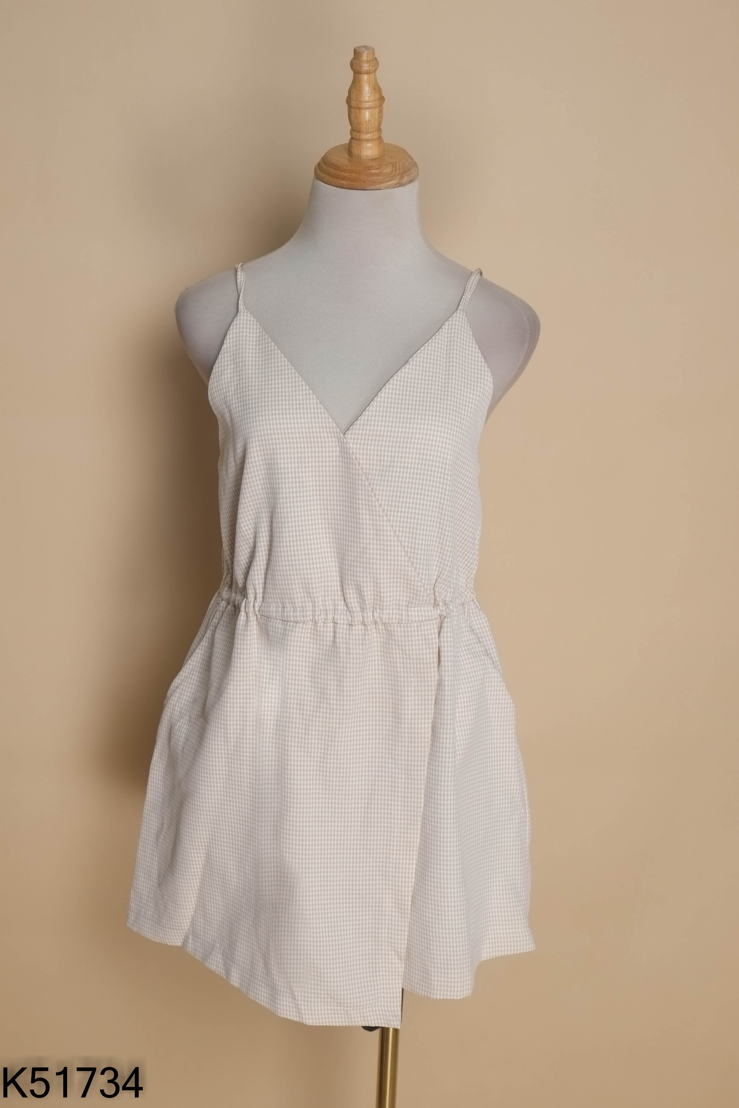 Jumpsuit be họa tiết caro