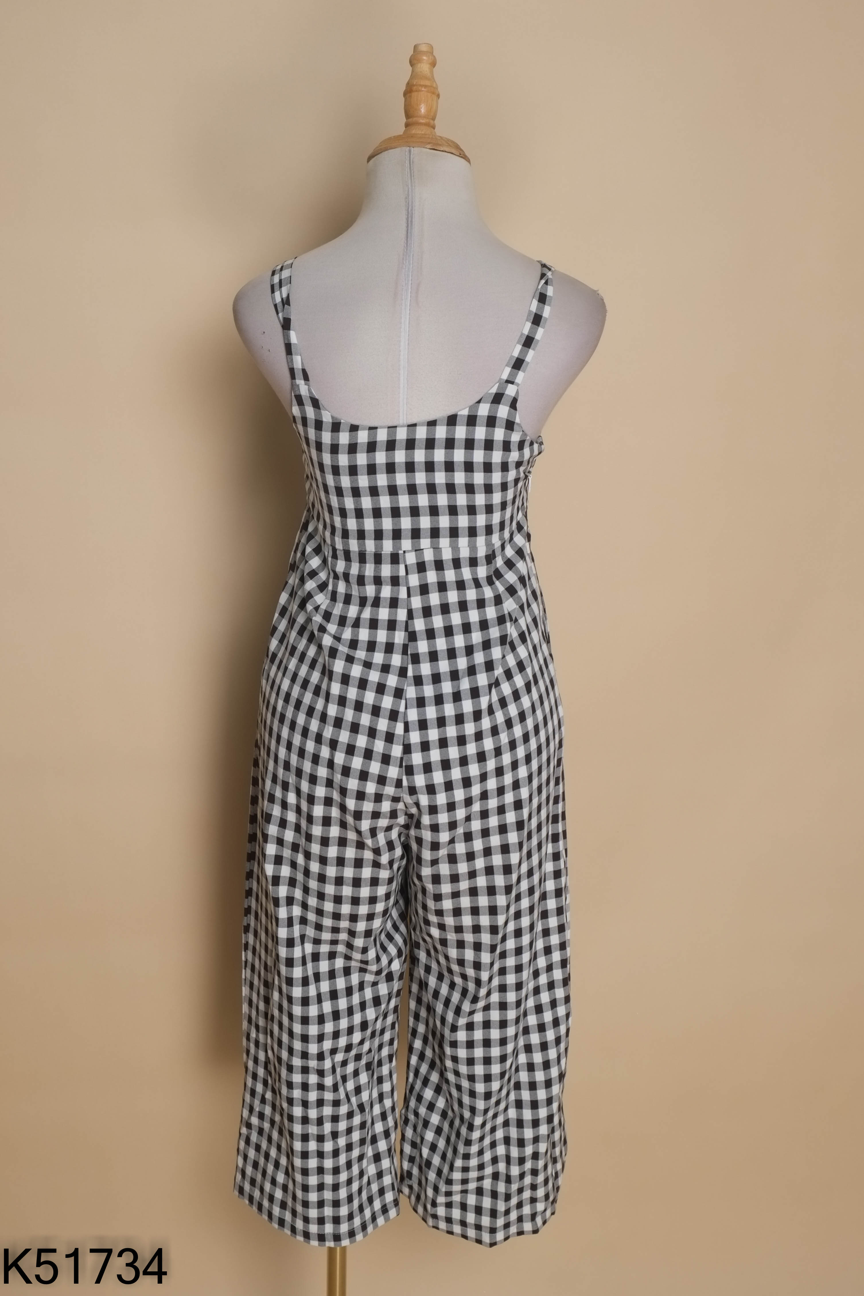 Jumpsuit đen caro trắng