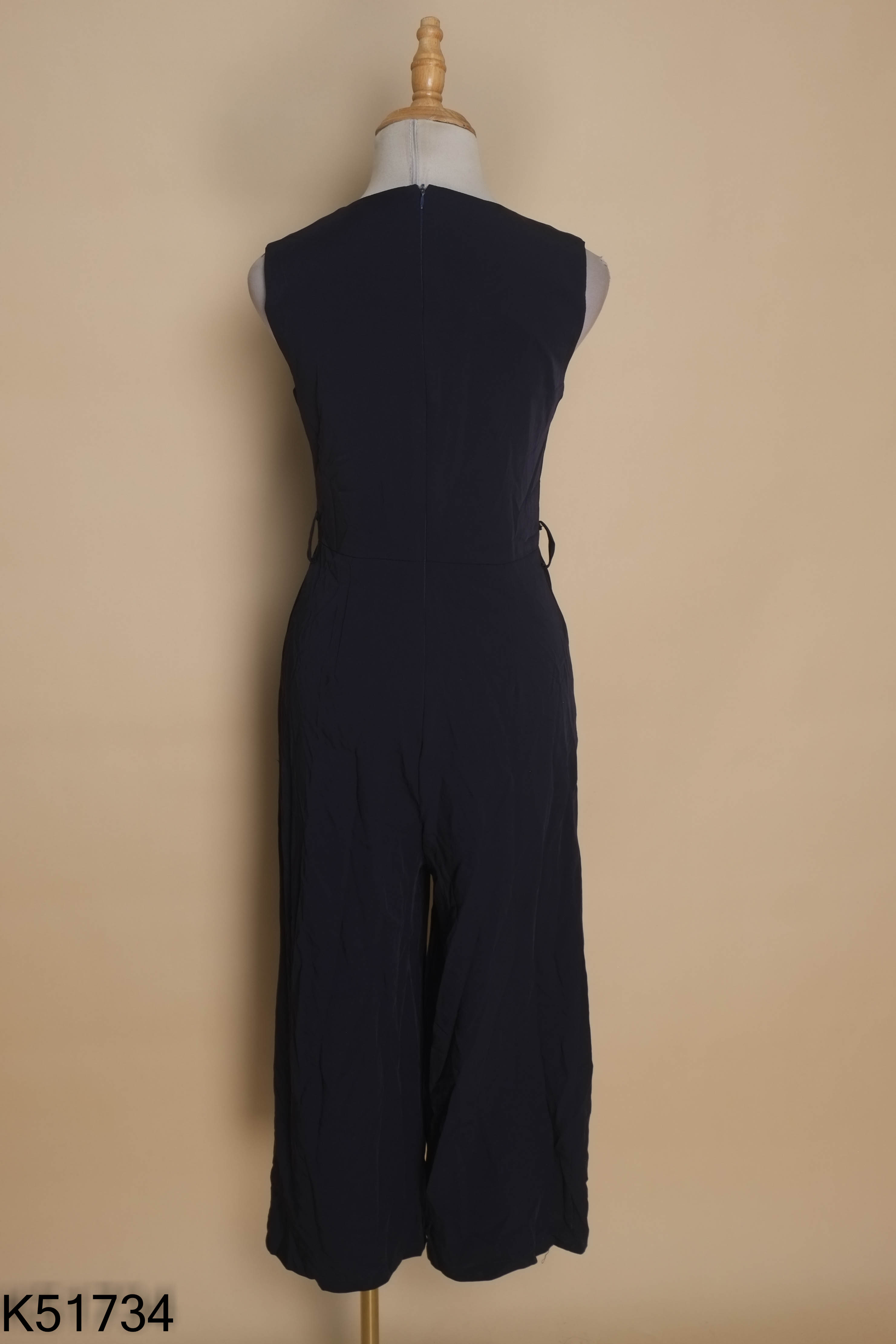 Jumpsuit xanh than cổ tròn