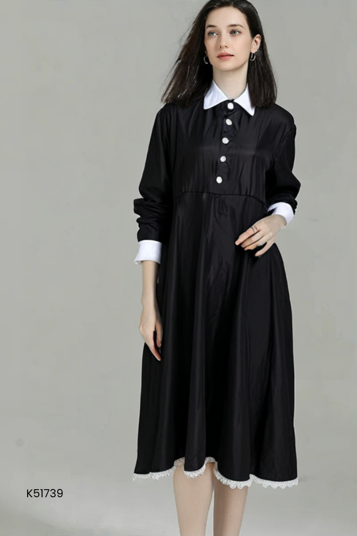 Váy đen viền trắng