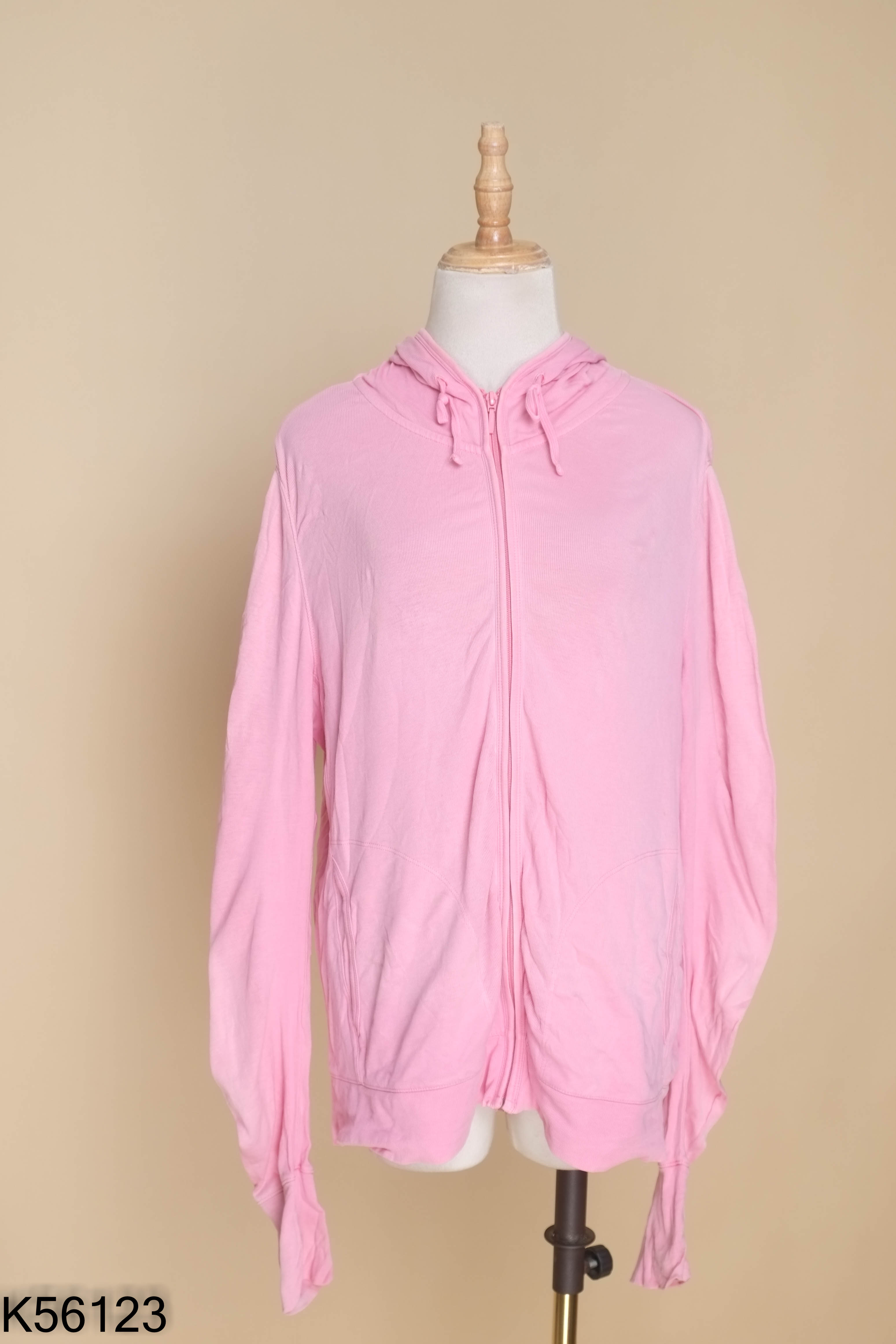 Áo UNIQLO chống nắng hồng