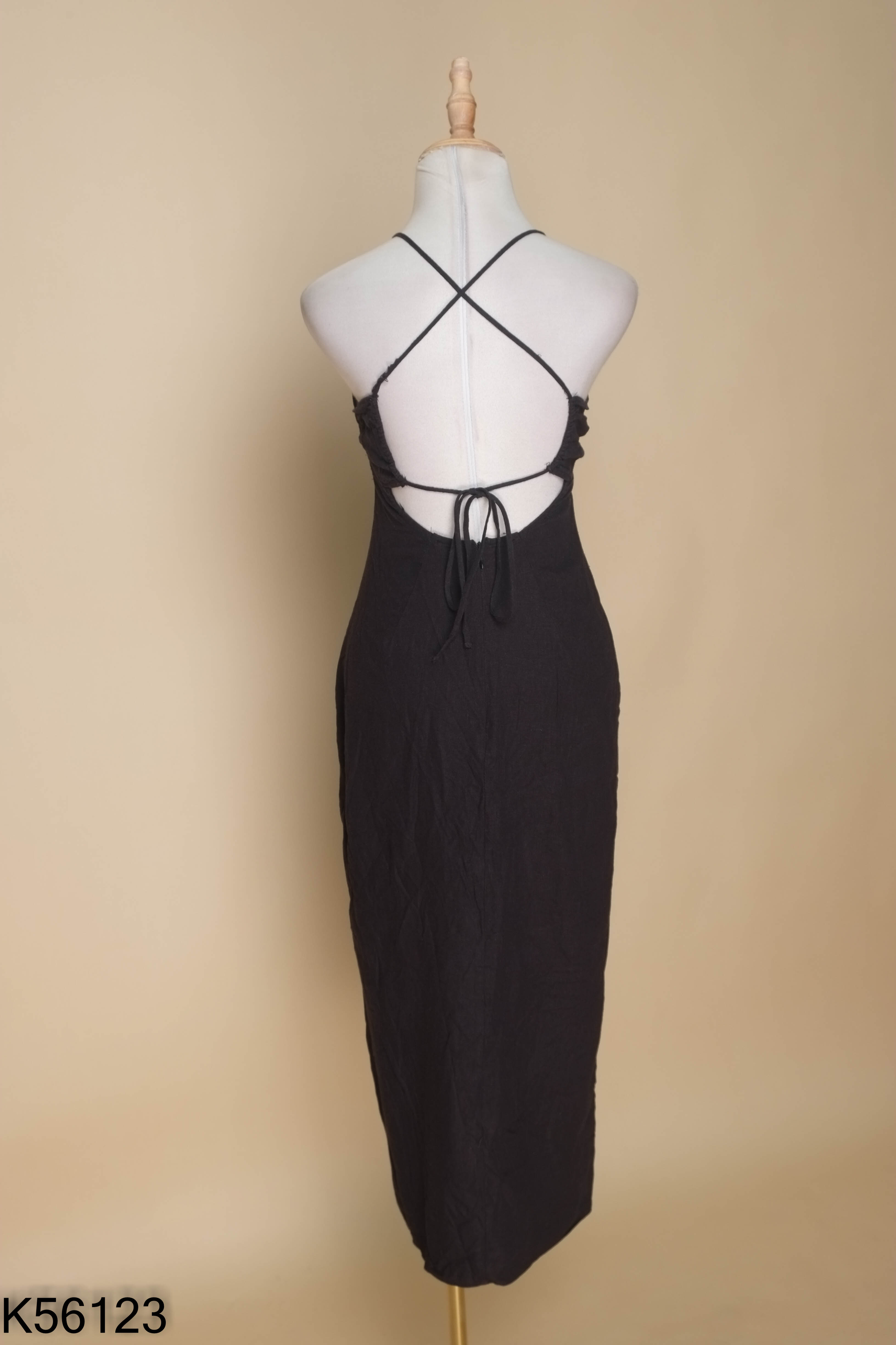 Váy ZARA linen đen cut lưng