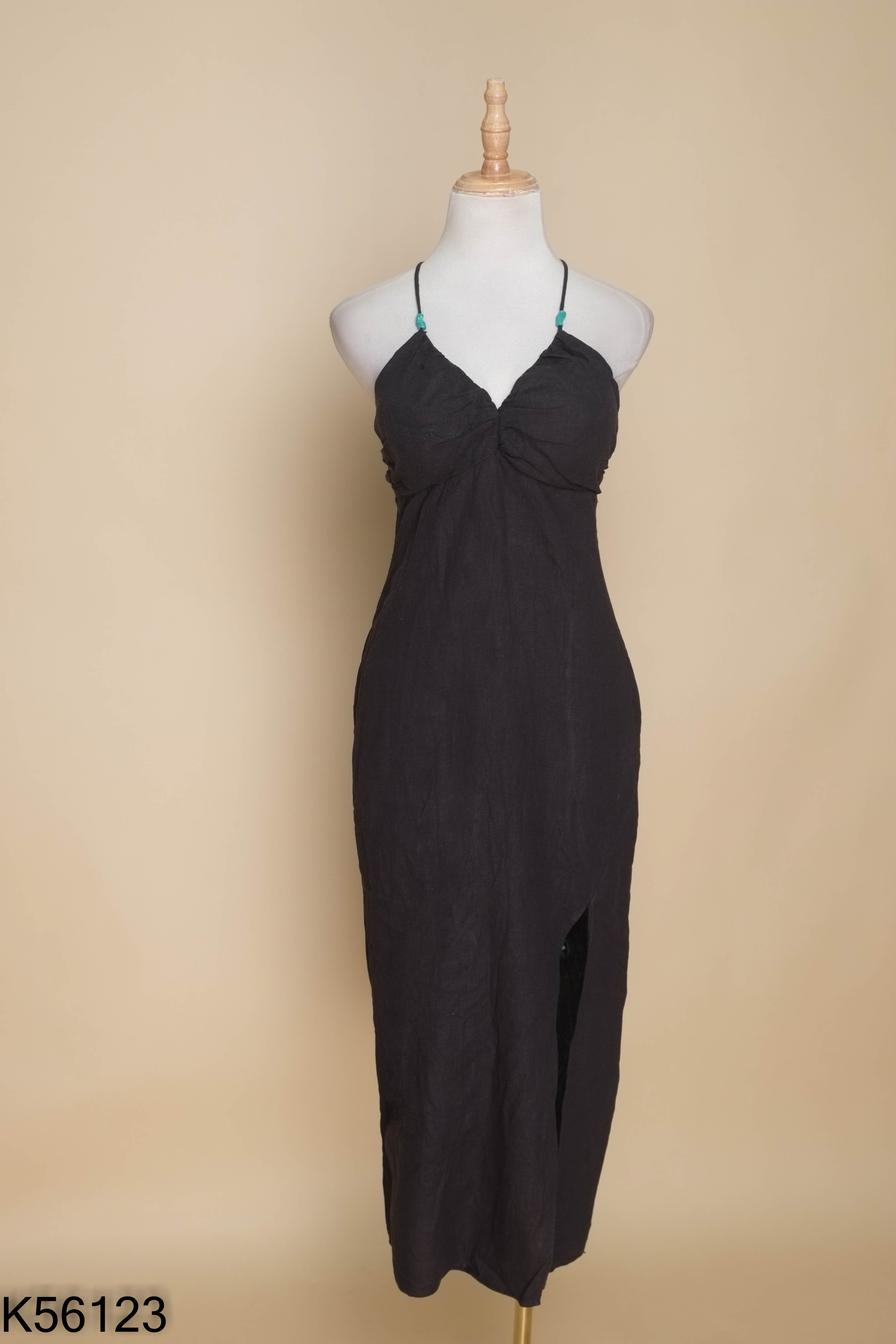Váy ZARA linen đen cut lưng