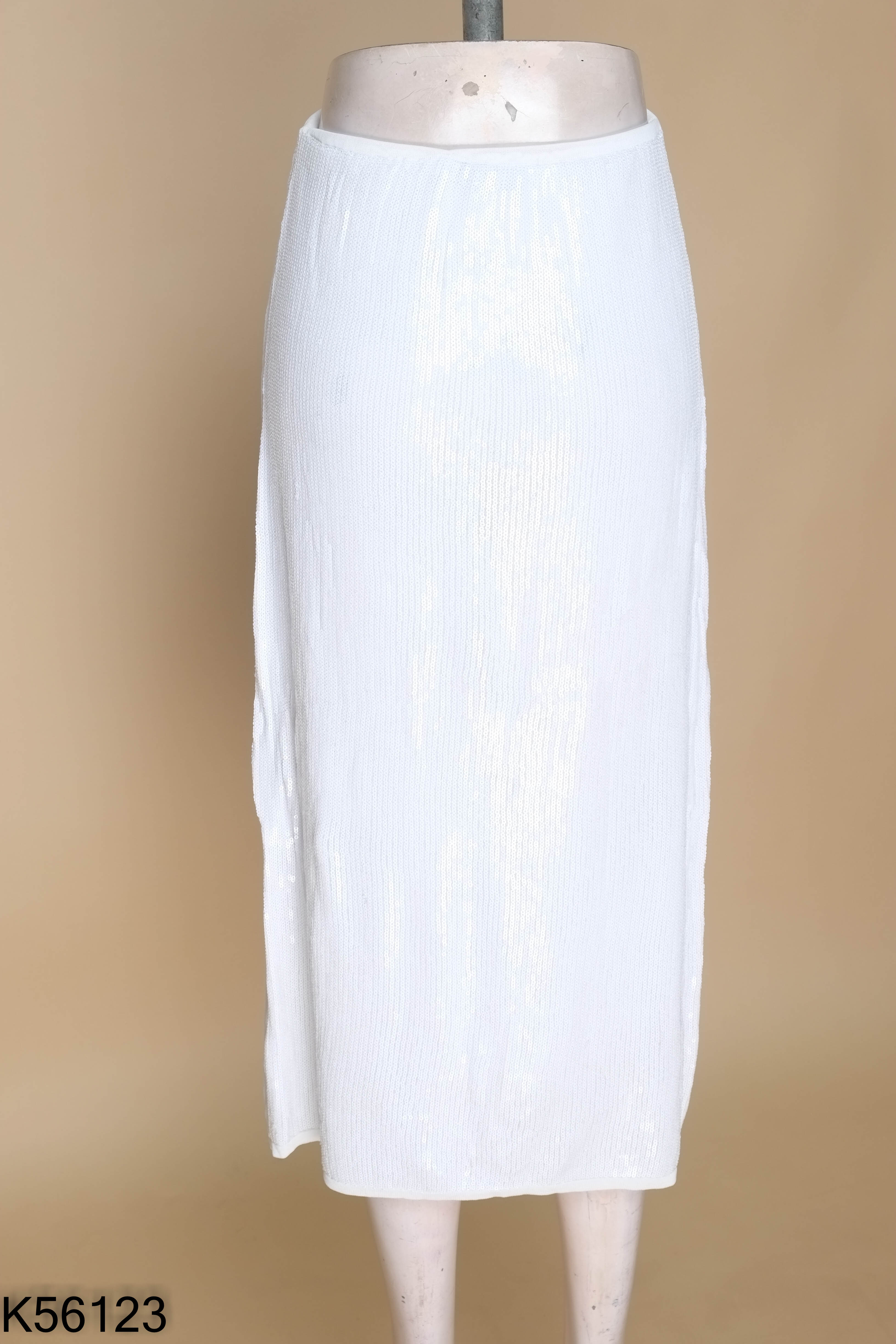 Chân váy ZARA trắng đính cườm