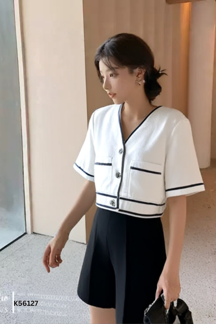 Áo trắng viền đen