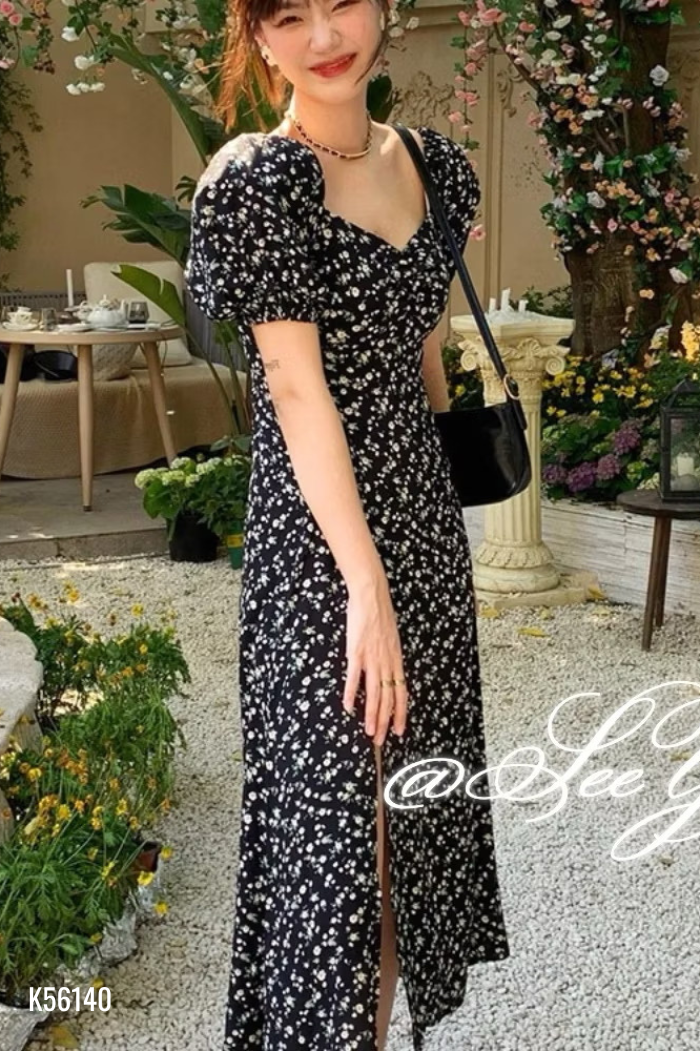 Váy đen hoạ tiết hoa