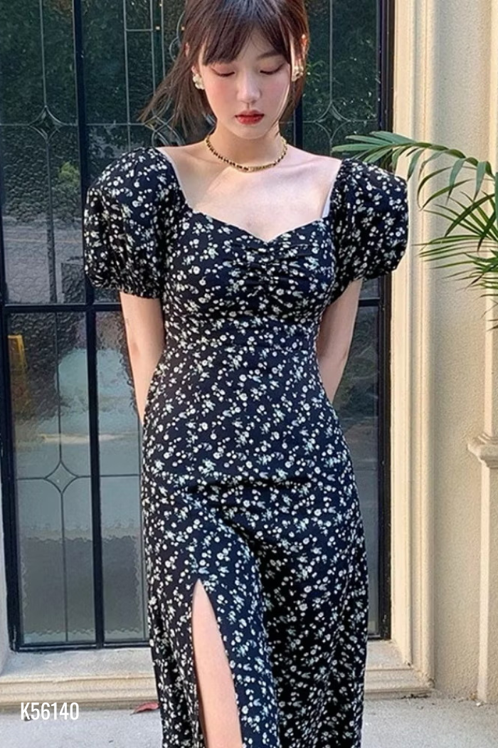 Váy đen hoạ tiết hoa