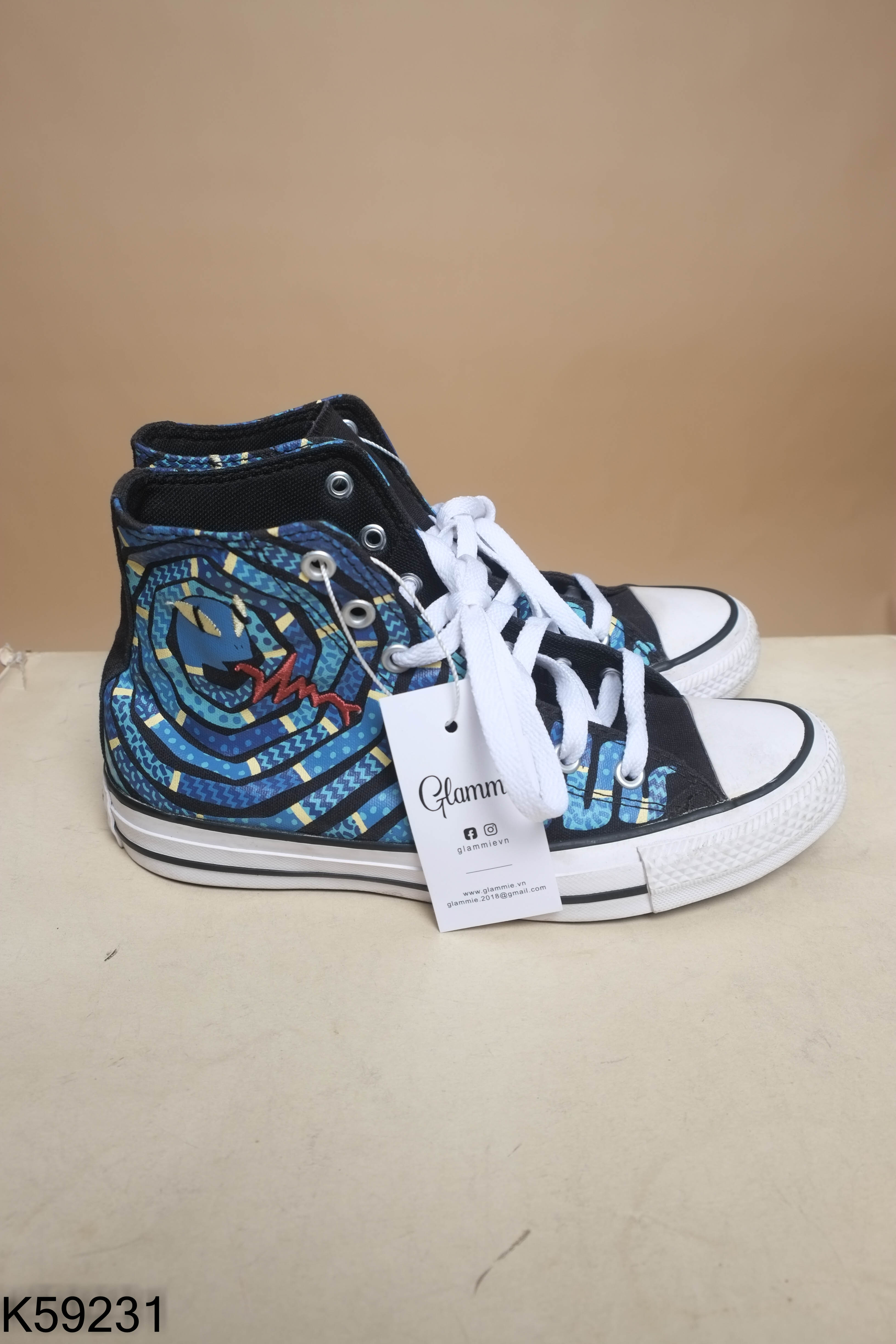 Giày canvas đen phối xanh cổ cao