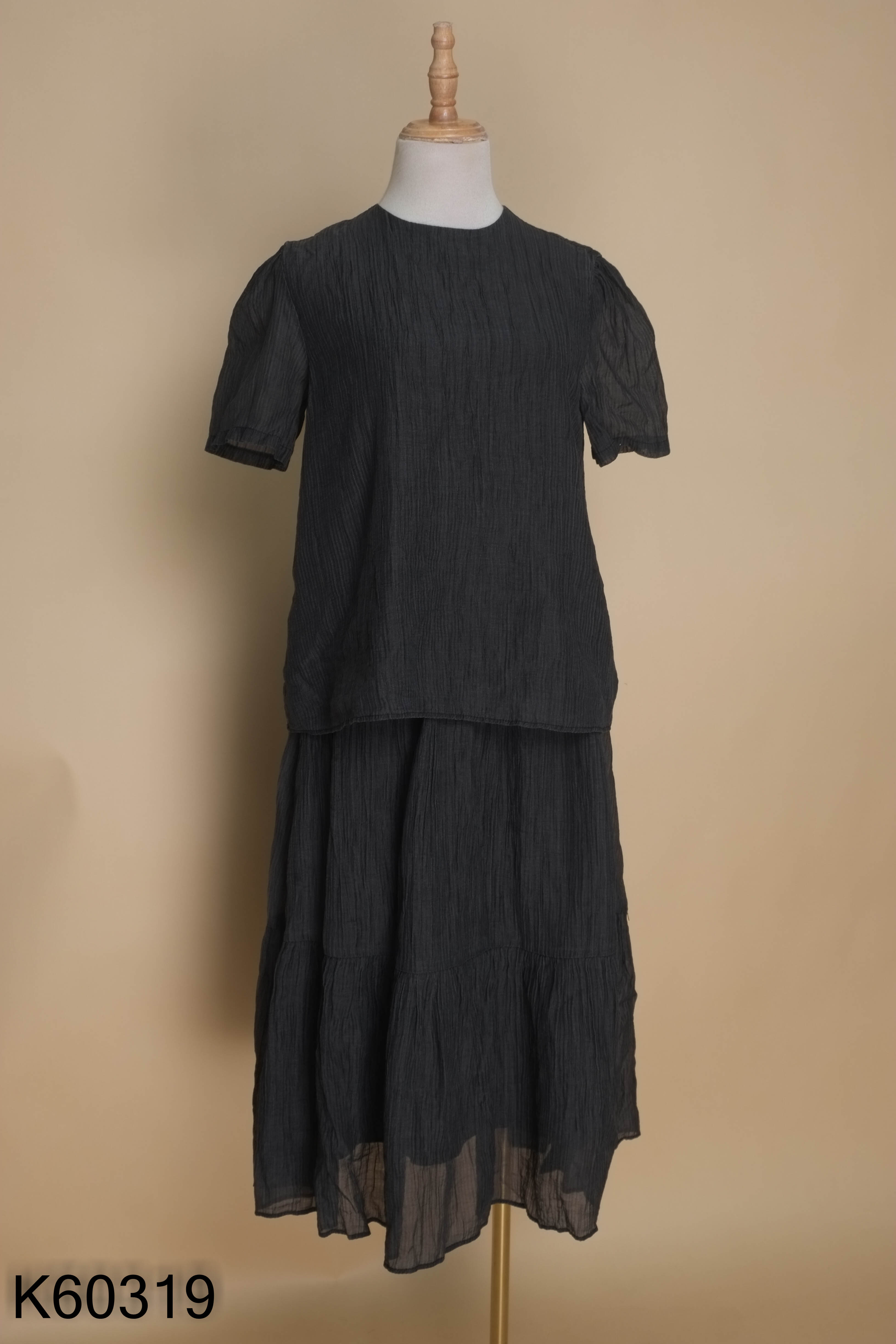Set Áo đen xám CAROLYN trơn + Chân váy