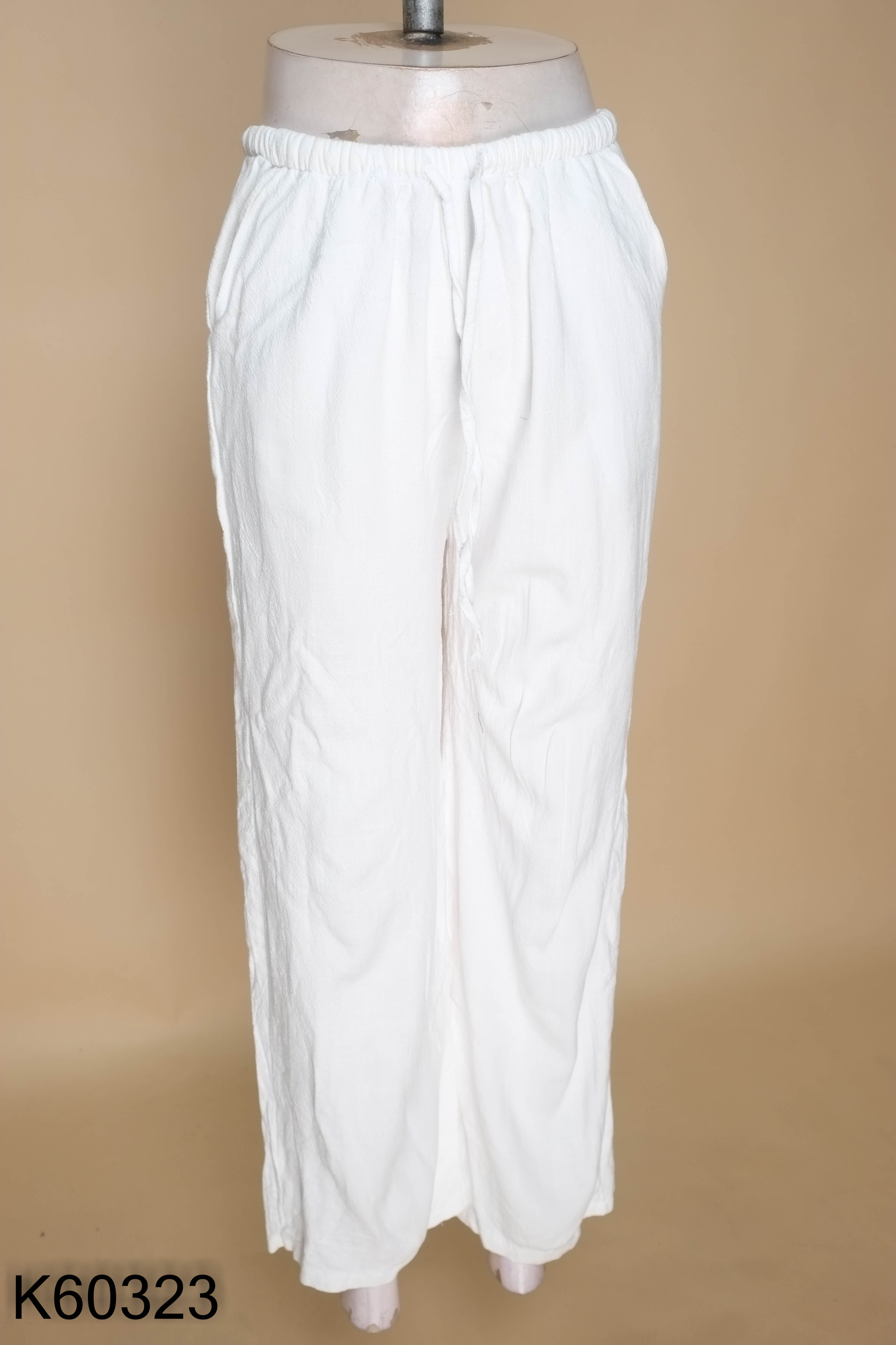 Quần linen trắng