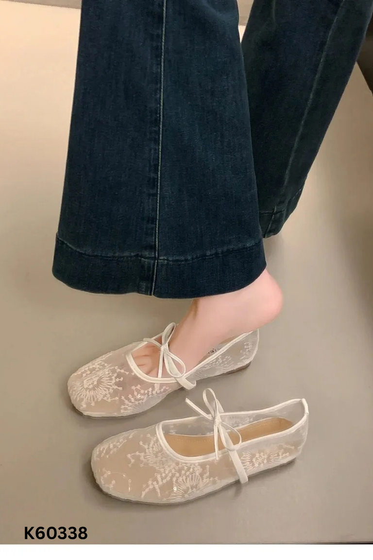 Giày bệt ren trắng