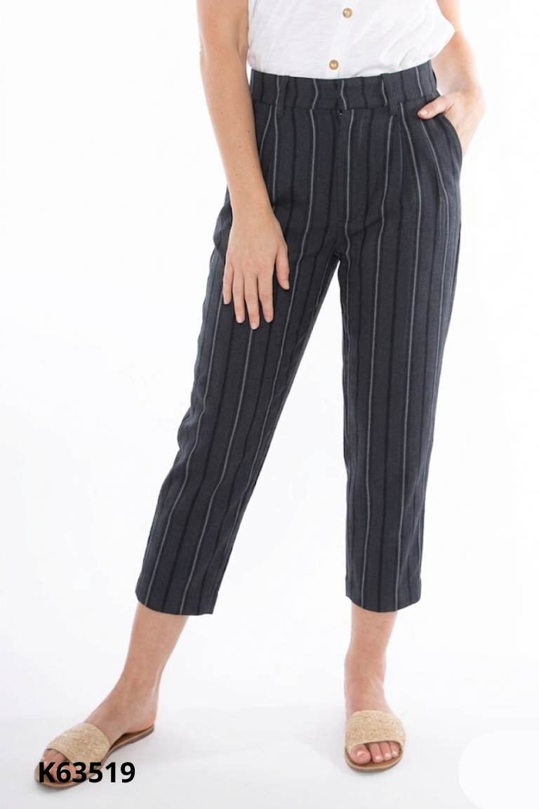 Quần PULL BEAR xám sọc