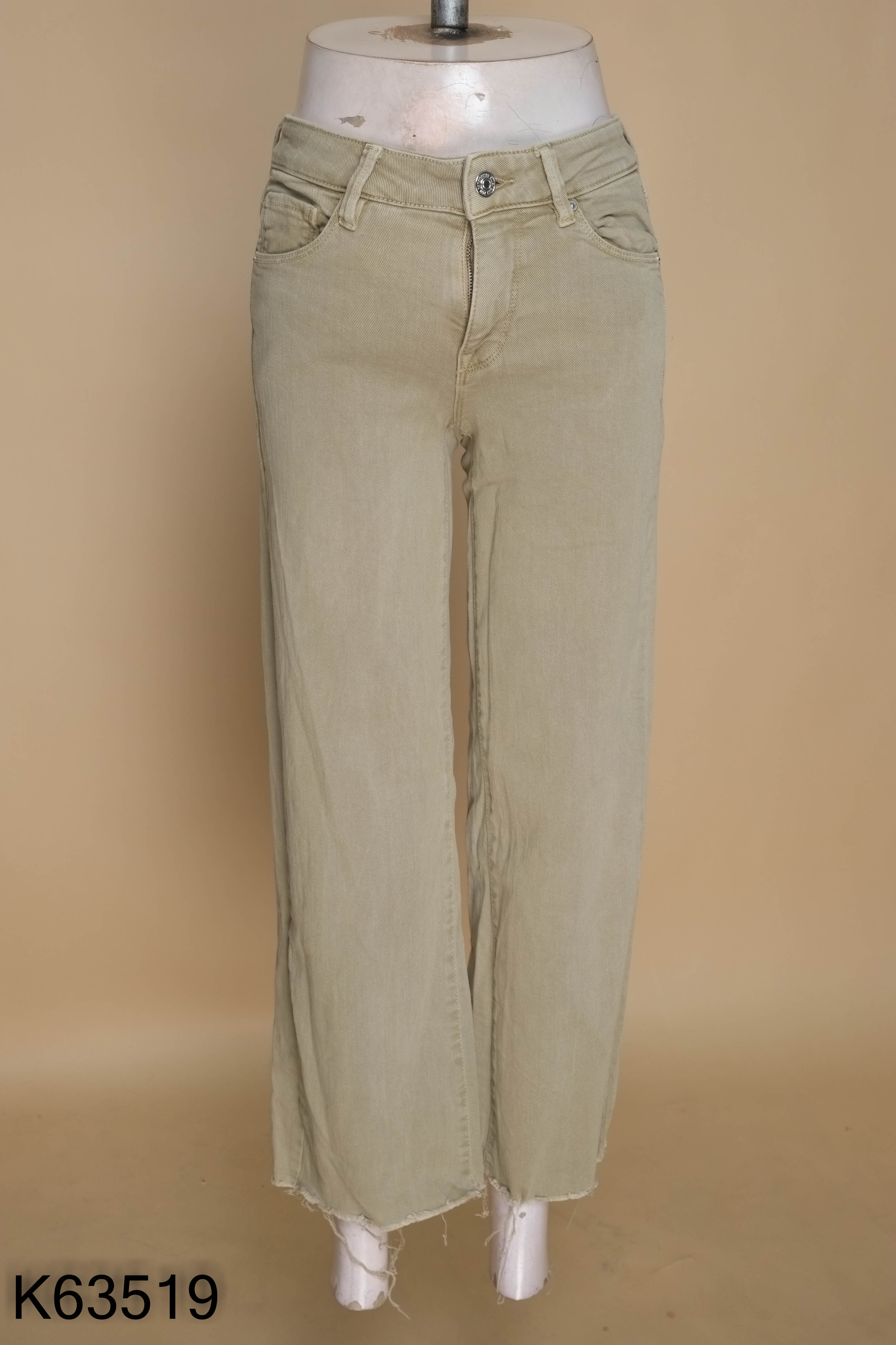 Quần jeans MANGO xanh be