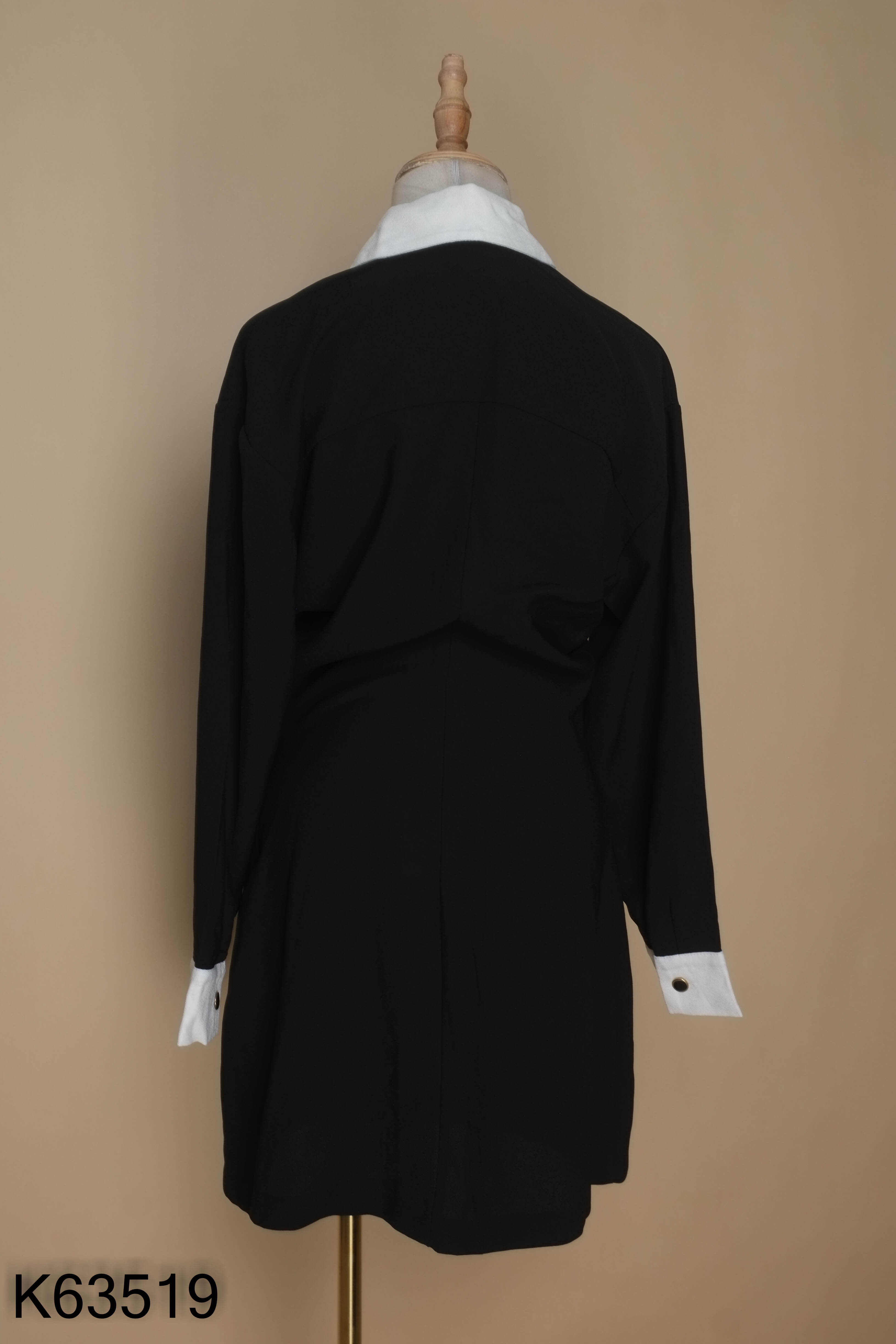Váy đen ZARA cổ trắng