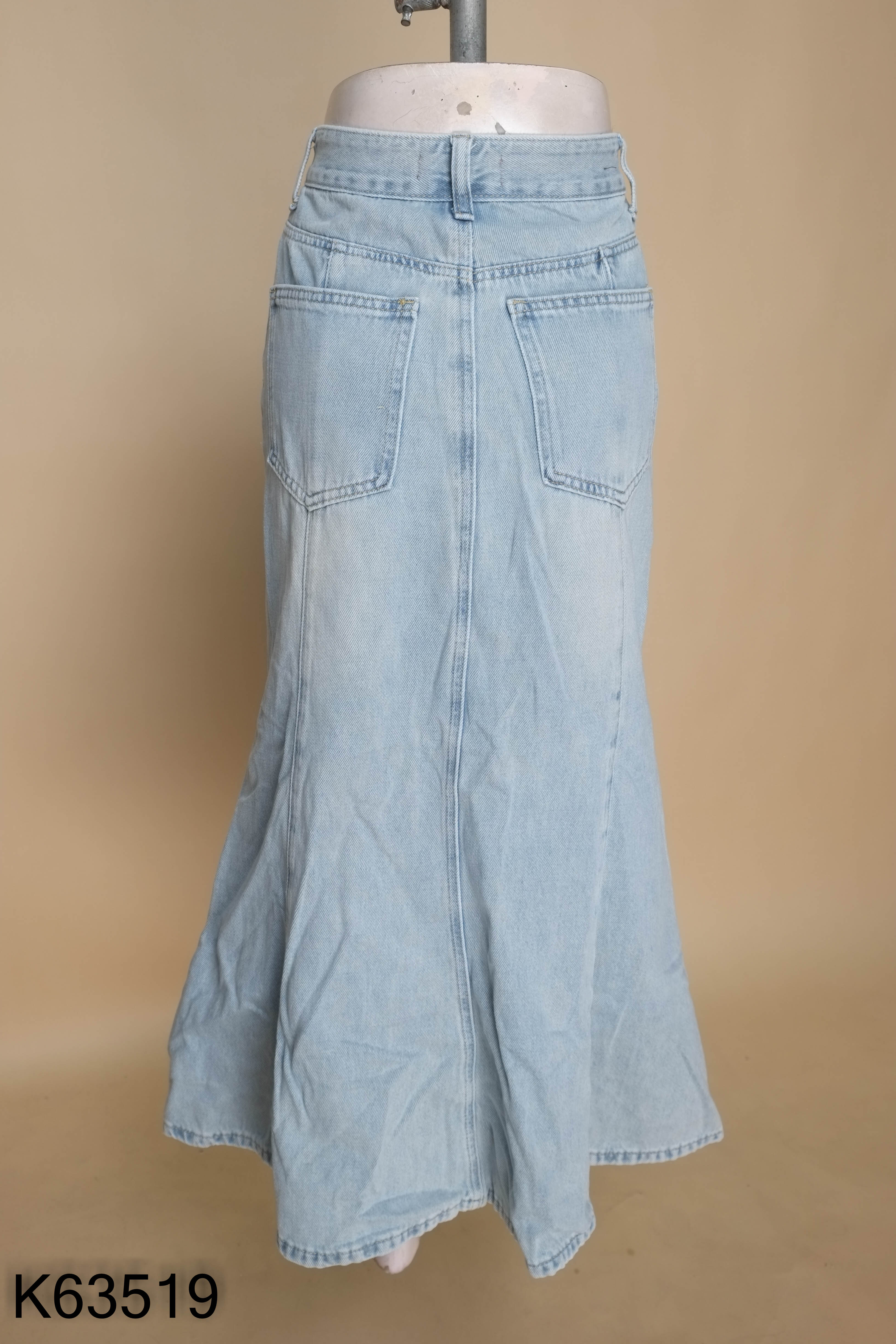 Chân váy jeans xanh dài xẻ