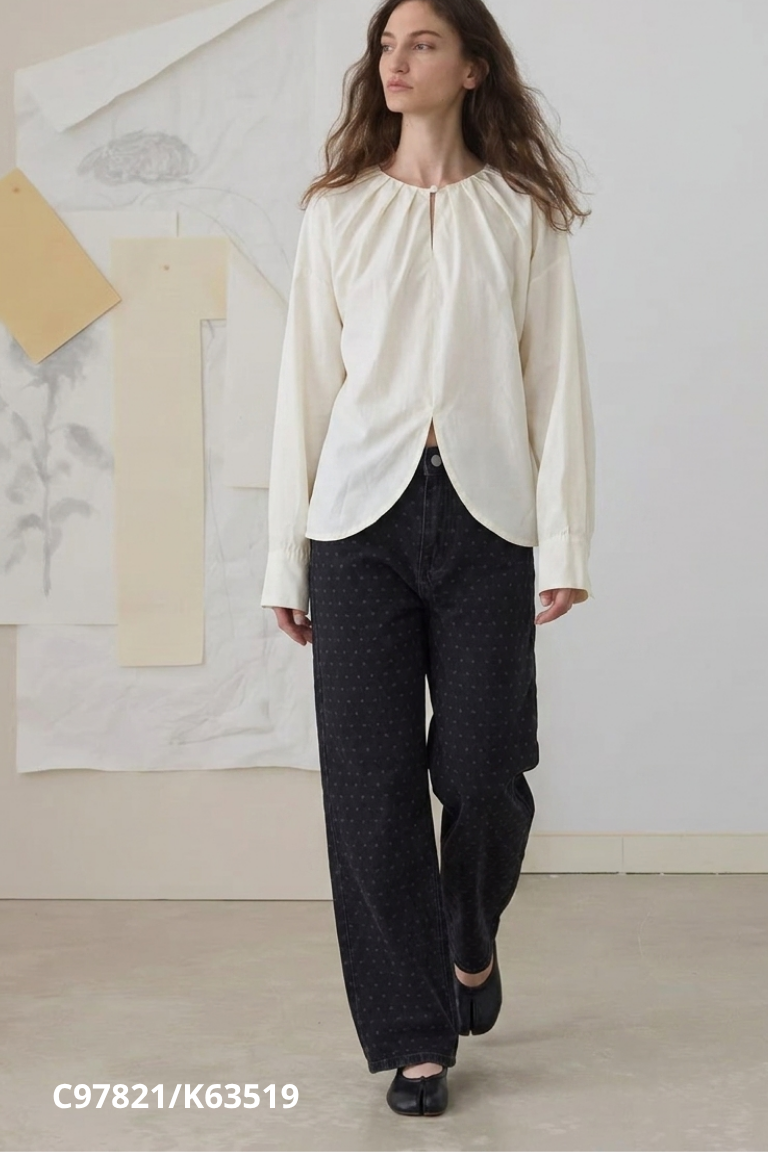 Quần jeans đen chấm bi