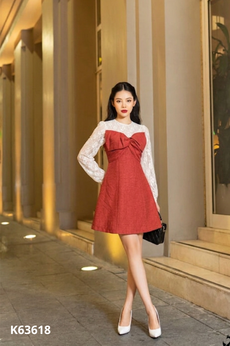 Váy đỏ phối ren be